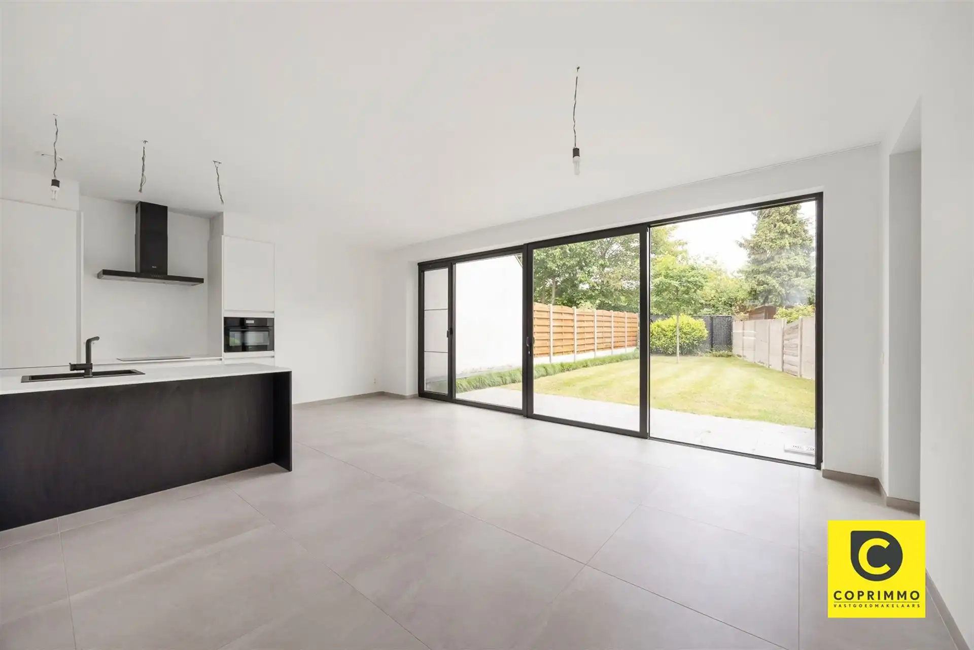 Luxueus 1 slpk app met terras en tuin + parking foto 2