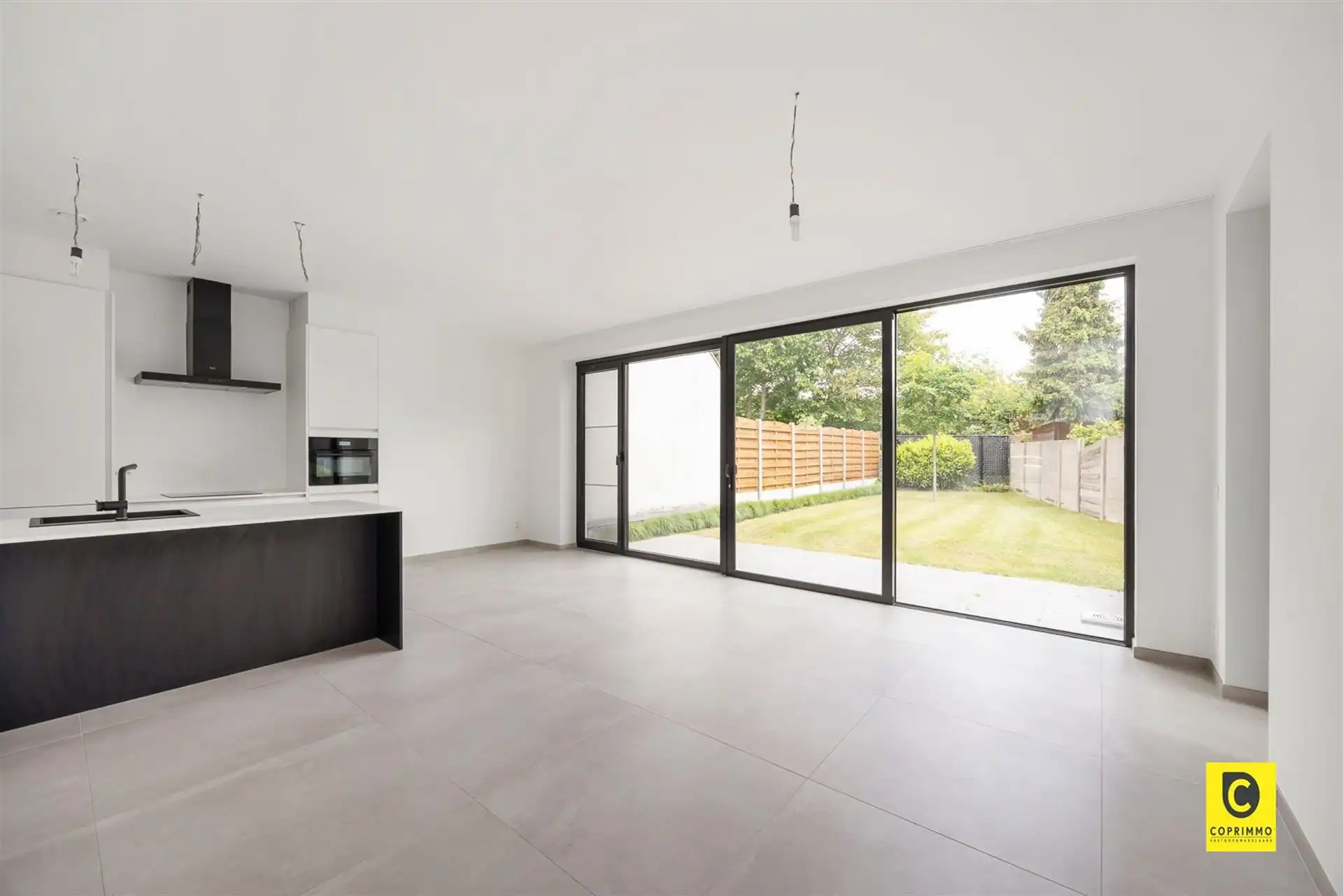Luxueus 1 slpk app met terras en tuin + parking foto 2
