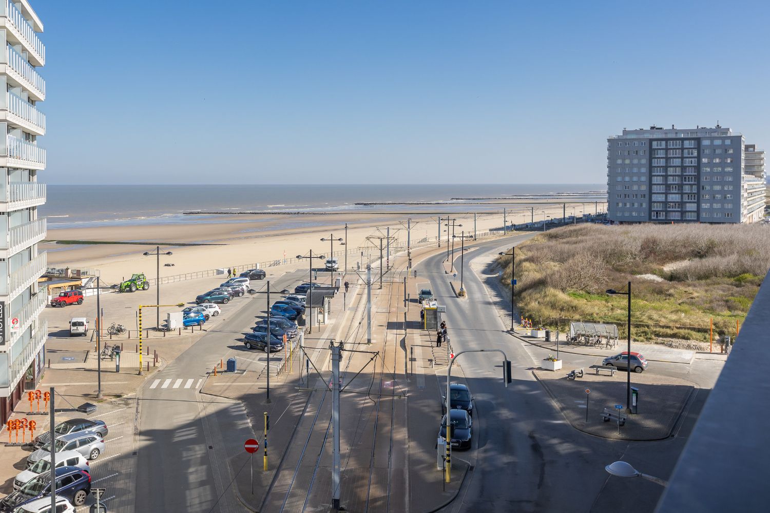 Prachtig 2 slaapkamer appartement met zeezicht in recent gebouw te Middelkerke foto {{pictureIndex}}