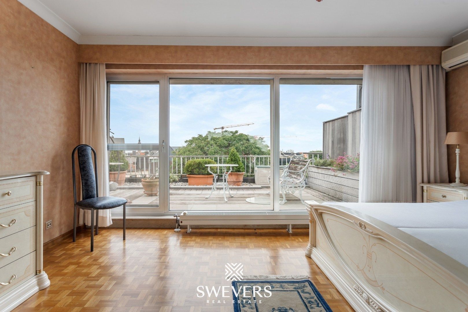 Riant penthouse met potentieel (137m²) en ruime terrassen (120m²) in centrum Sint-Truiden foto 13