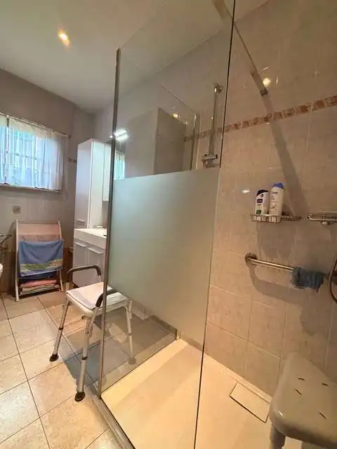 Ruime 3-slaapkamerwonig met Garage en Tuin te koop in Sint-Kruis Brugge foto 11