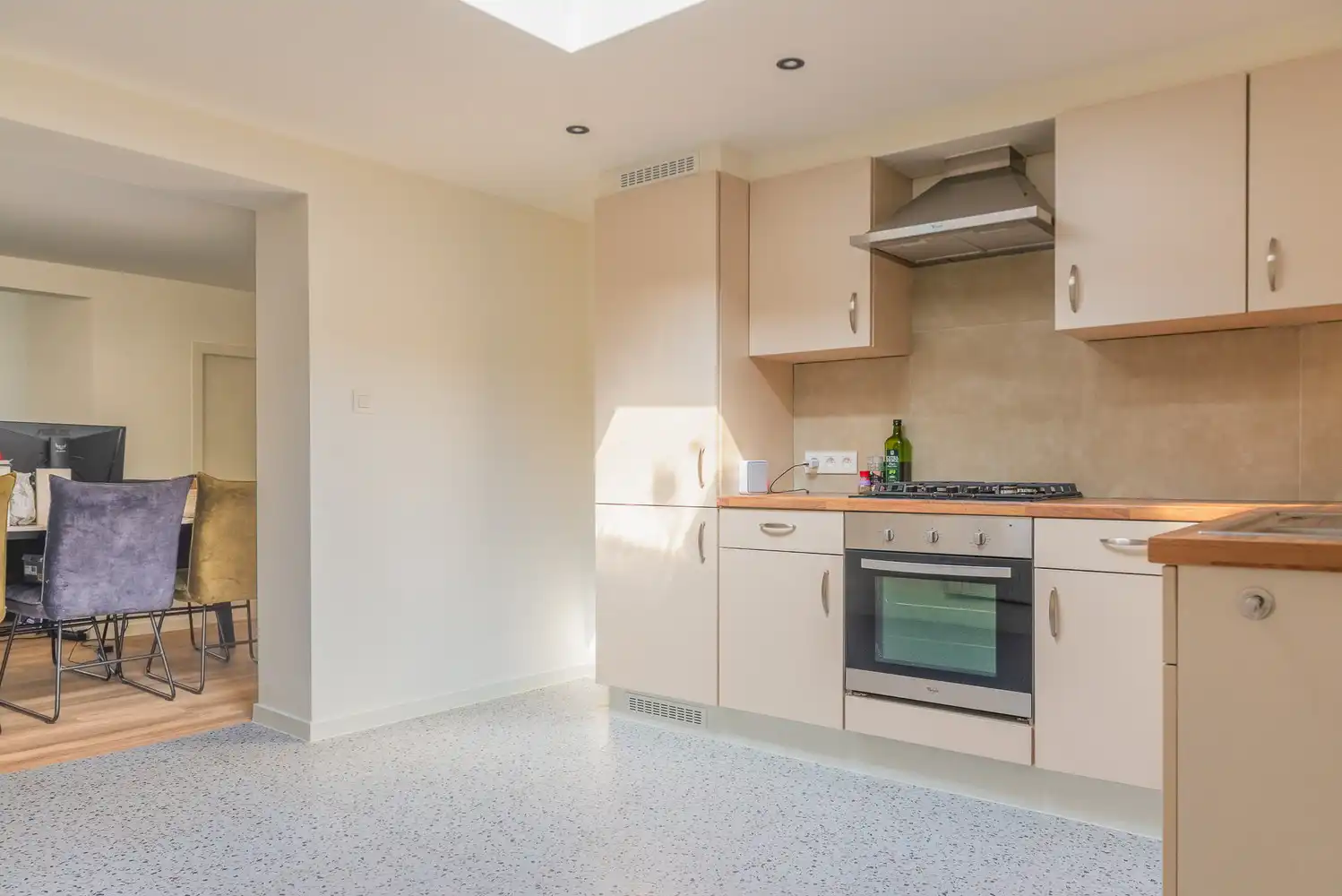 Charmante, gerenoveerde woning met 3 slaapkamers, tuin en garage in Mol foto 4