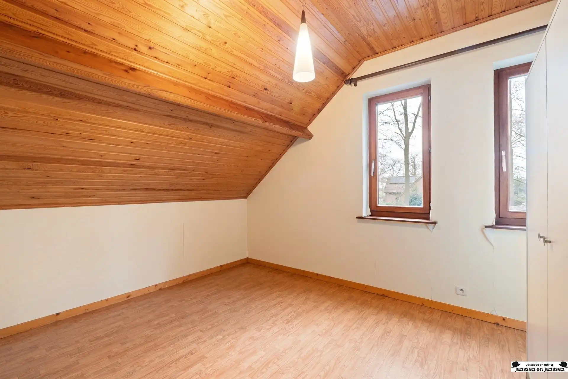 Karaktervolle villa op aan de Bredabaan foto 19