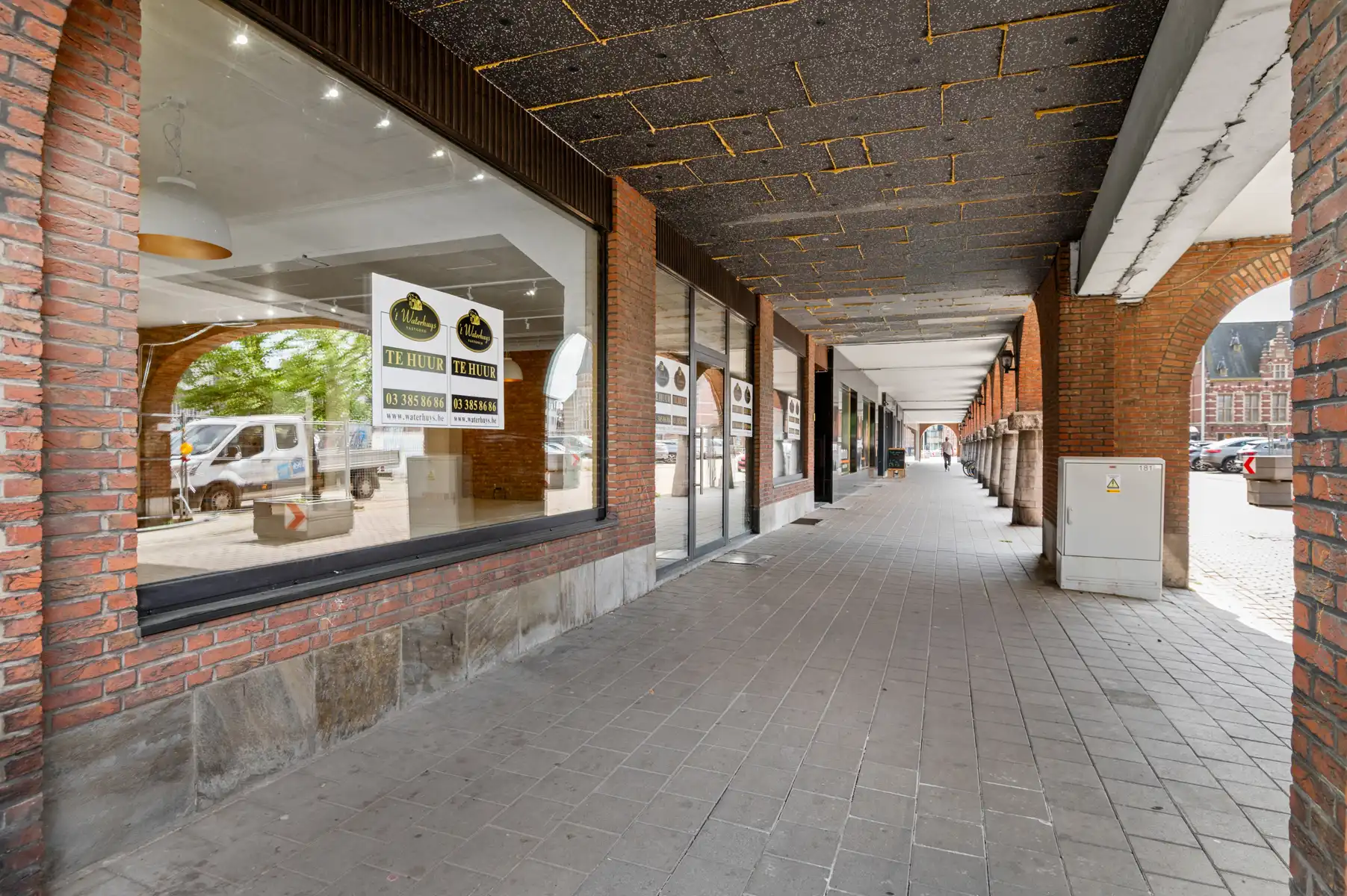 Ruim handelspand van ca. 165 m² op een commerciële locatie. foto 17