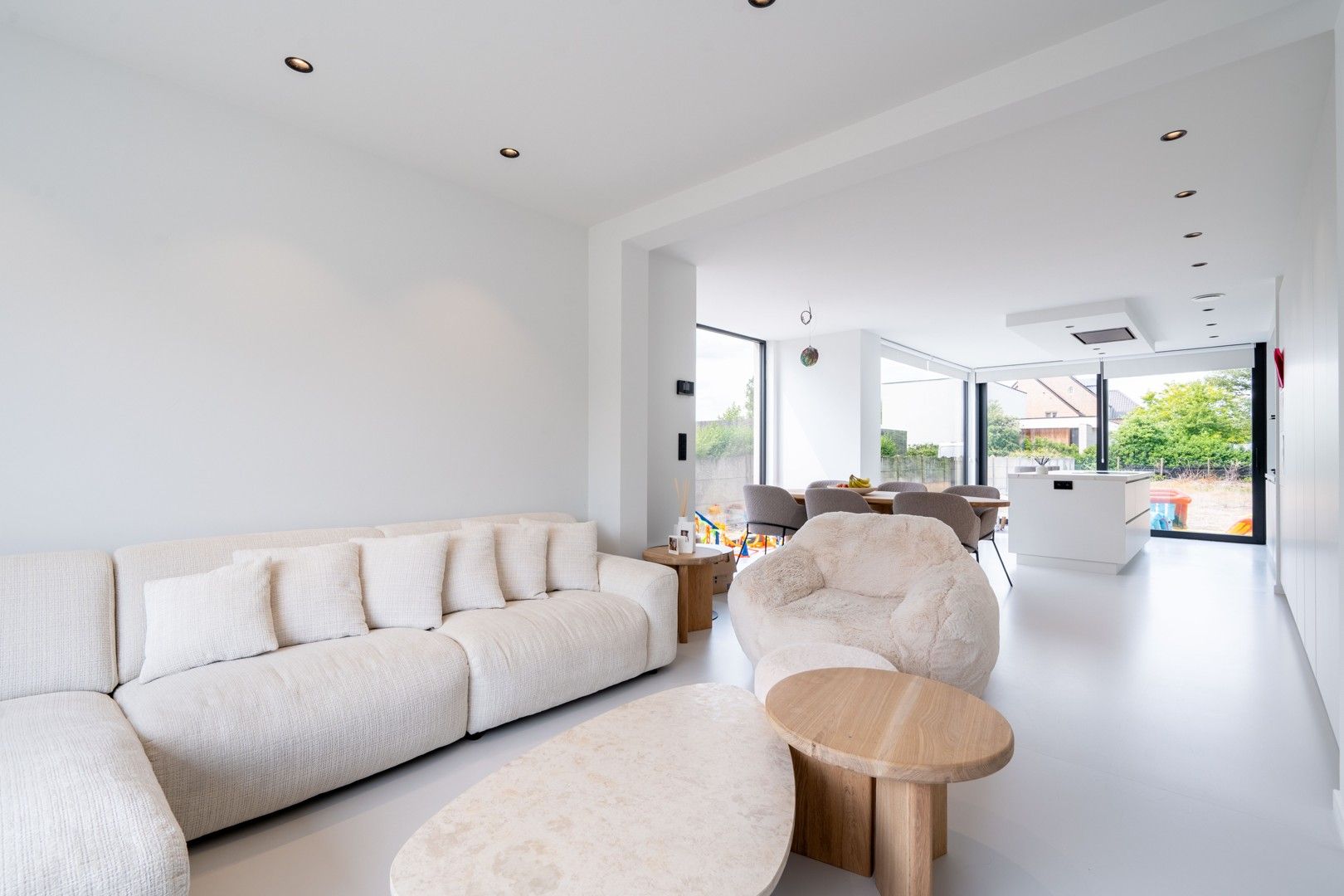 Instapklare woning met 3 slpkmrs op een perceel van 890m²! foto 5