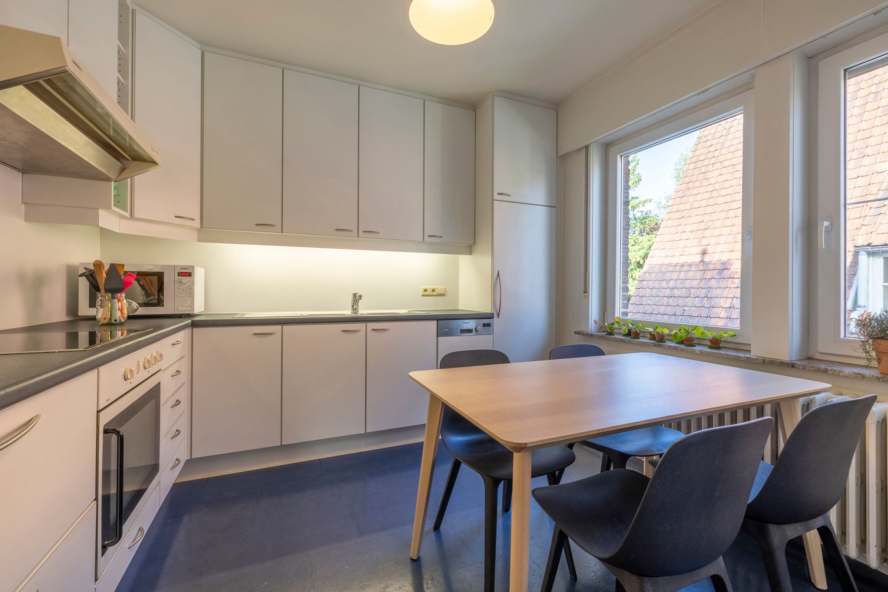 Charmant en lichtrijk, ruim app. met garage nabij Gent-St-P foto 6
