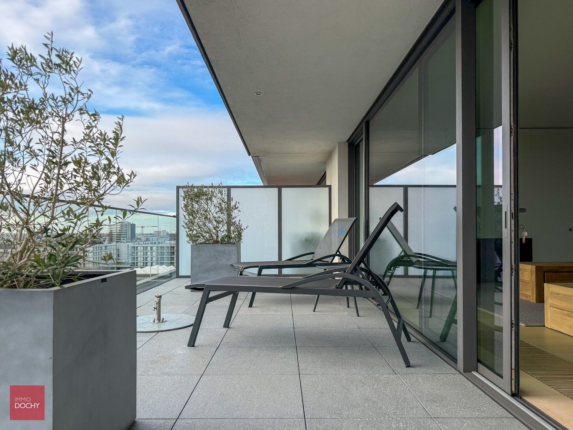 Uniek appartement op droomligging| Holstraat foto 2