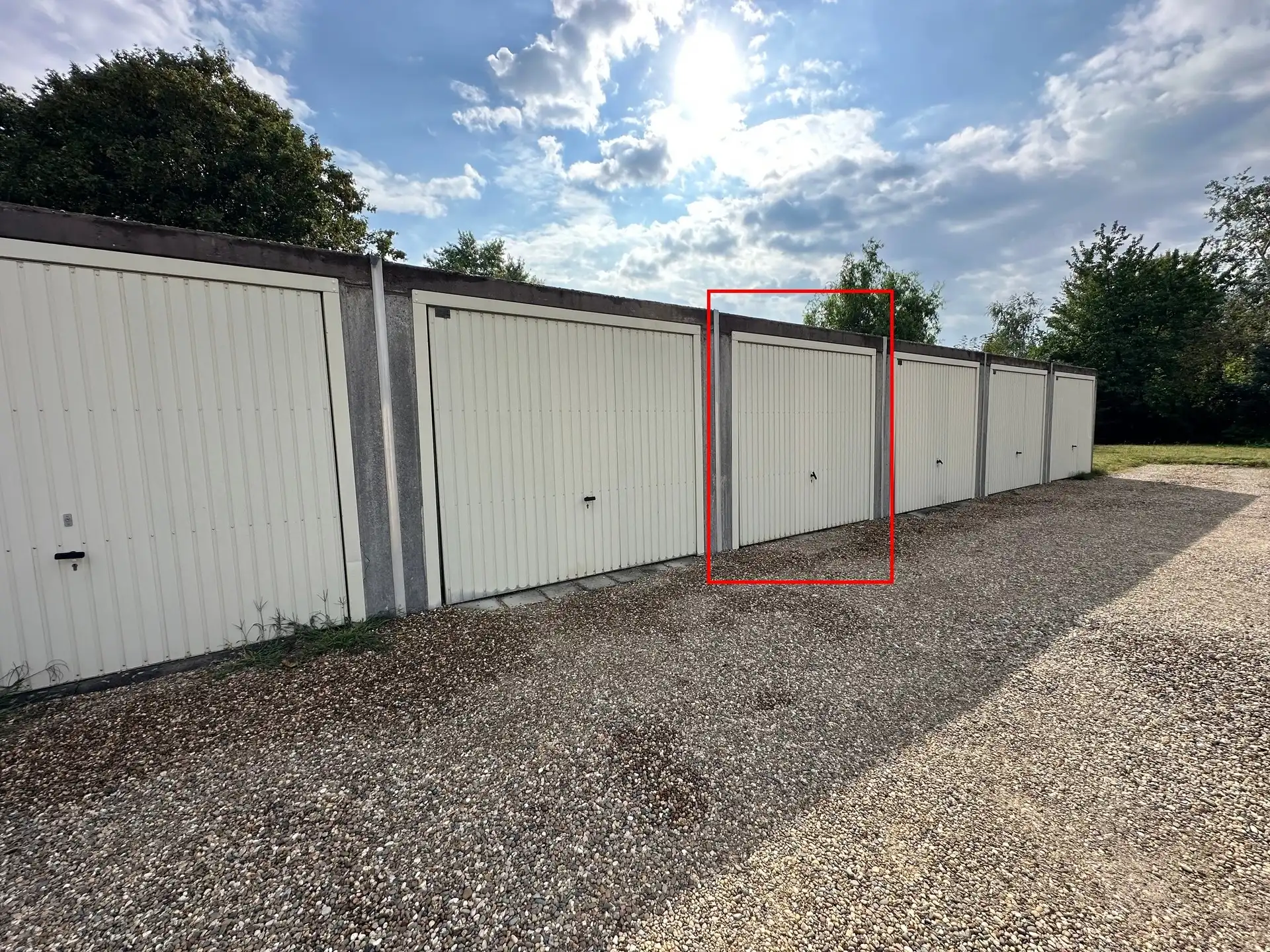 Appartement met 2 slpk, garagebox en terras foto 15