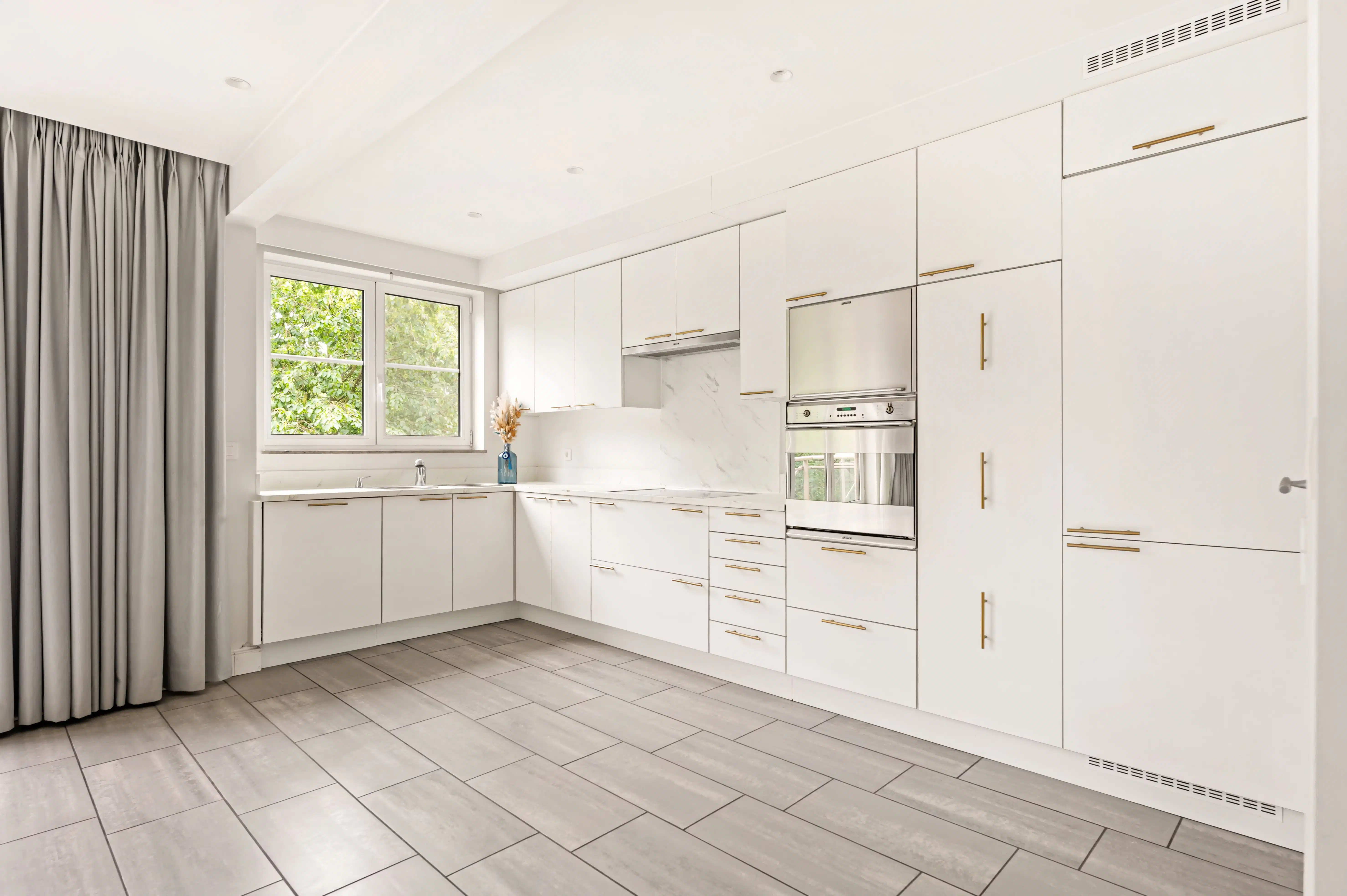 Instapklaar appartement met zonnig terras en garagebox in Brasschaat! foto 11