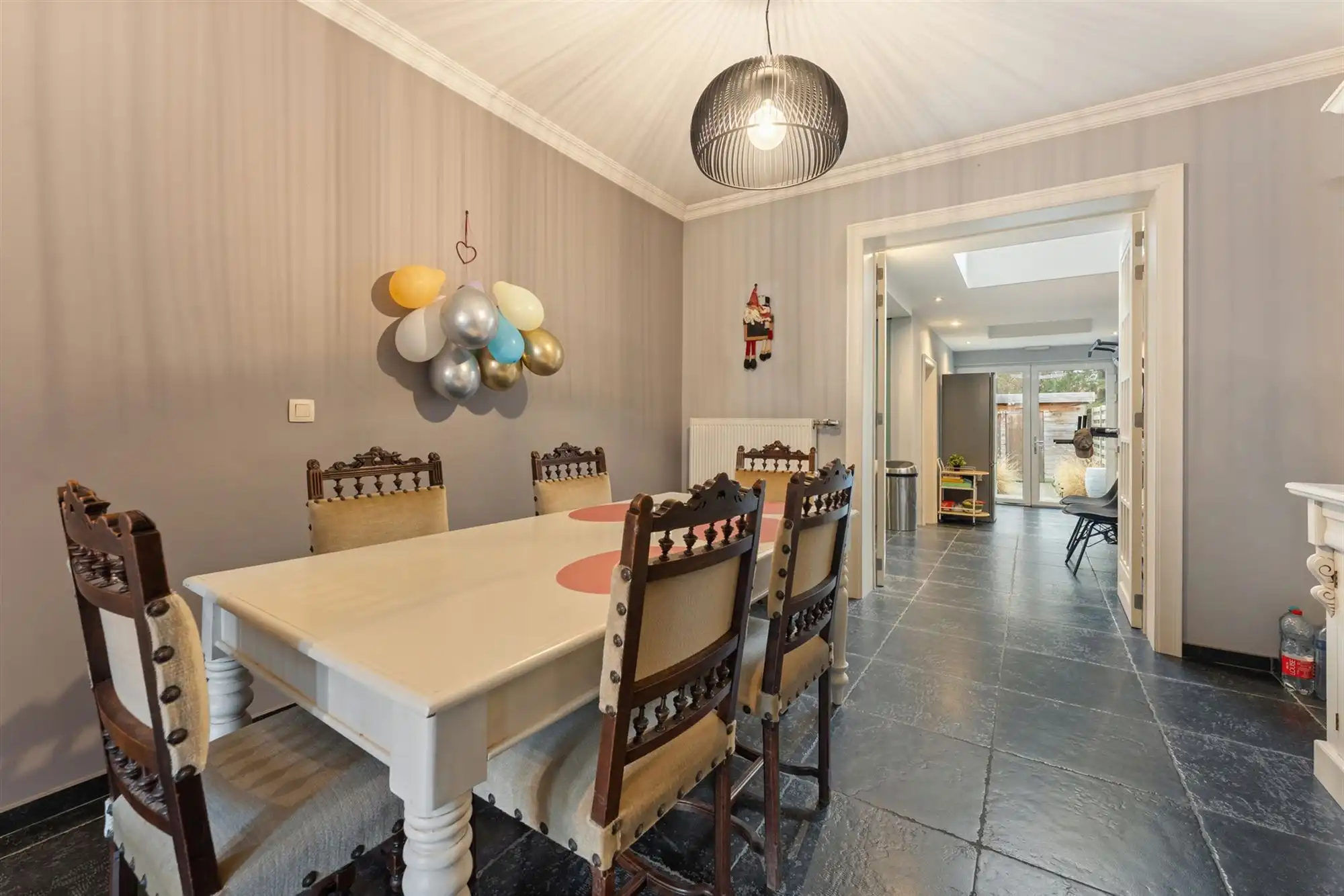 KNAP GERENOVEERDE WONING (175M²) MET 4 SLAAPKAMERS EN LEUKE STADSTUIN TE HASSELT foto 8