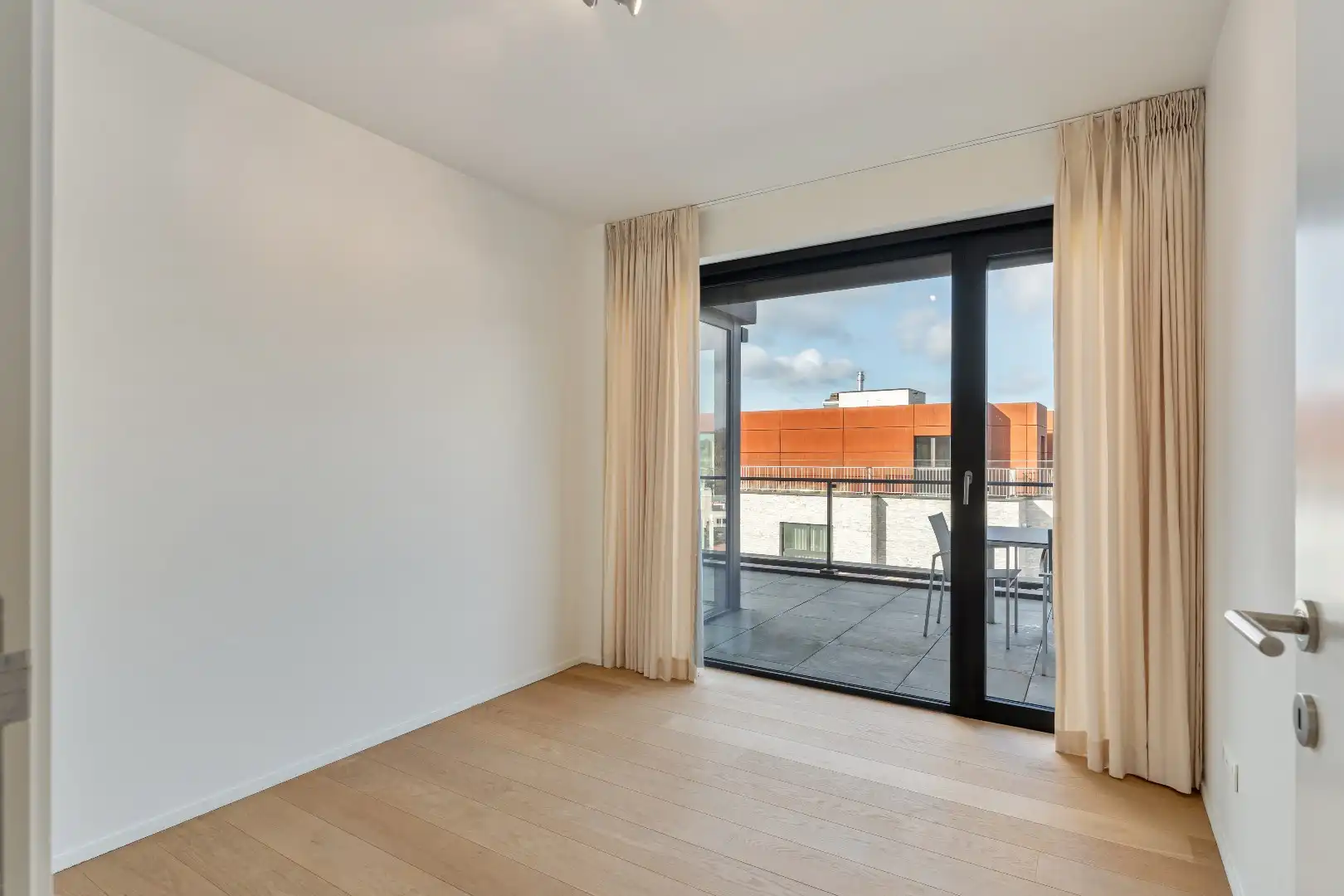 Exclusief penthouse met ruim terras, 2 slpk, dubbele autostaanplaats, centrum Genk foto 25