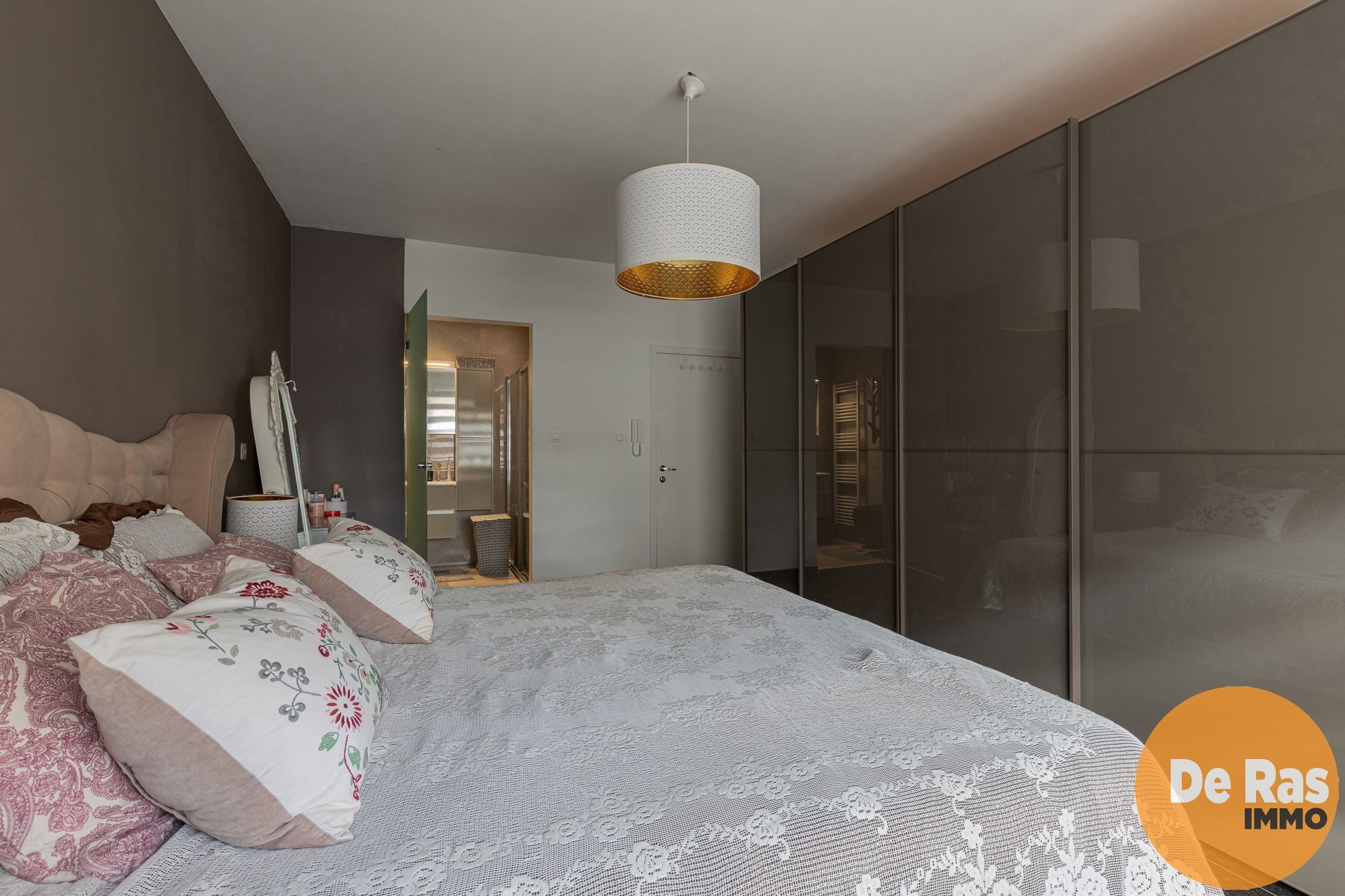 OORDEGEM - Instapklare woning met 4 kamers op goede locatie foto 12