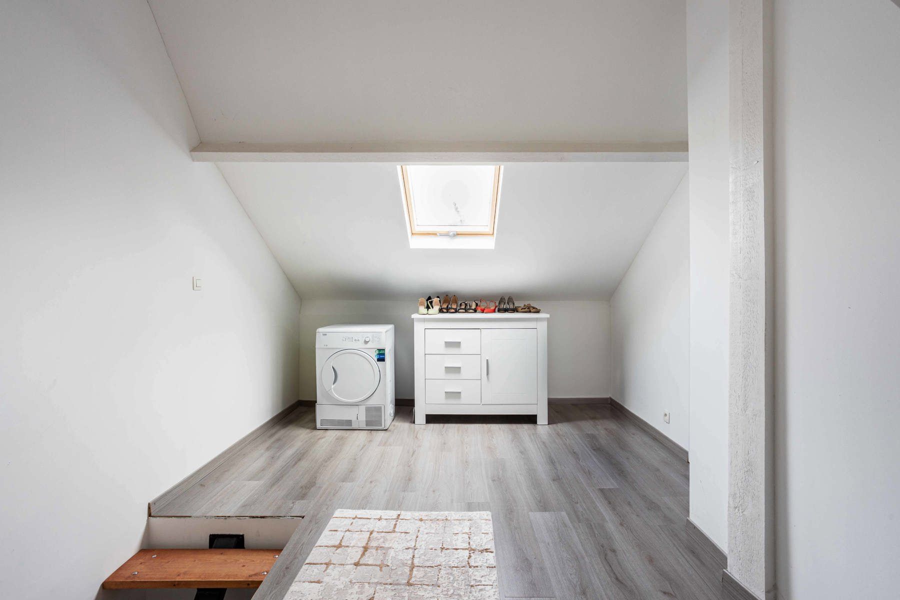 Instapklare HOB met 4 slaapkamers en tuin! foto 23