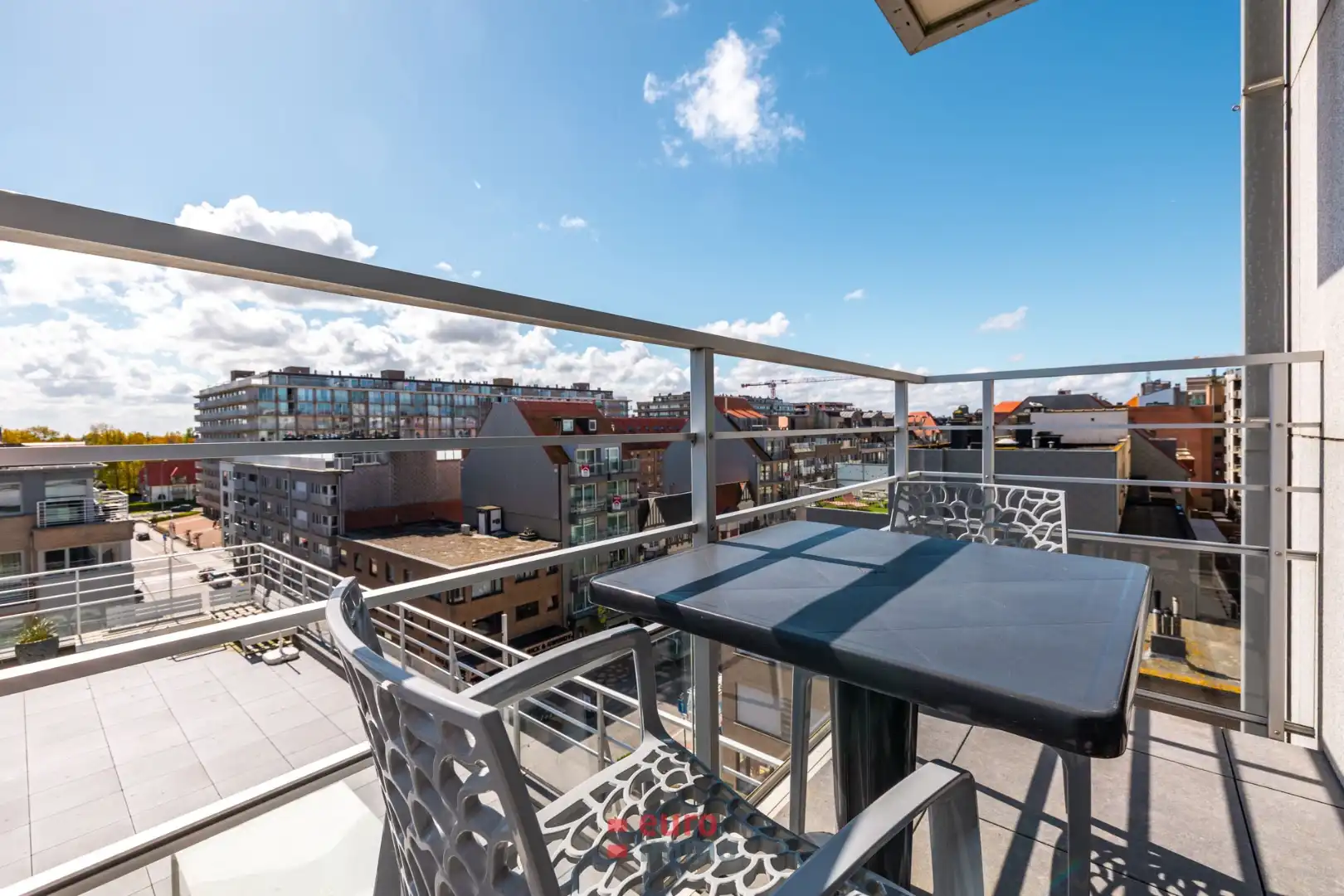 Super gelegen appartement met zijdelings zeezicht! foto 13