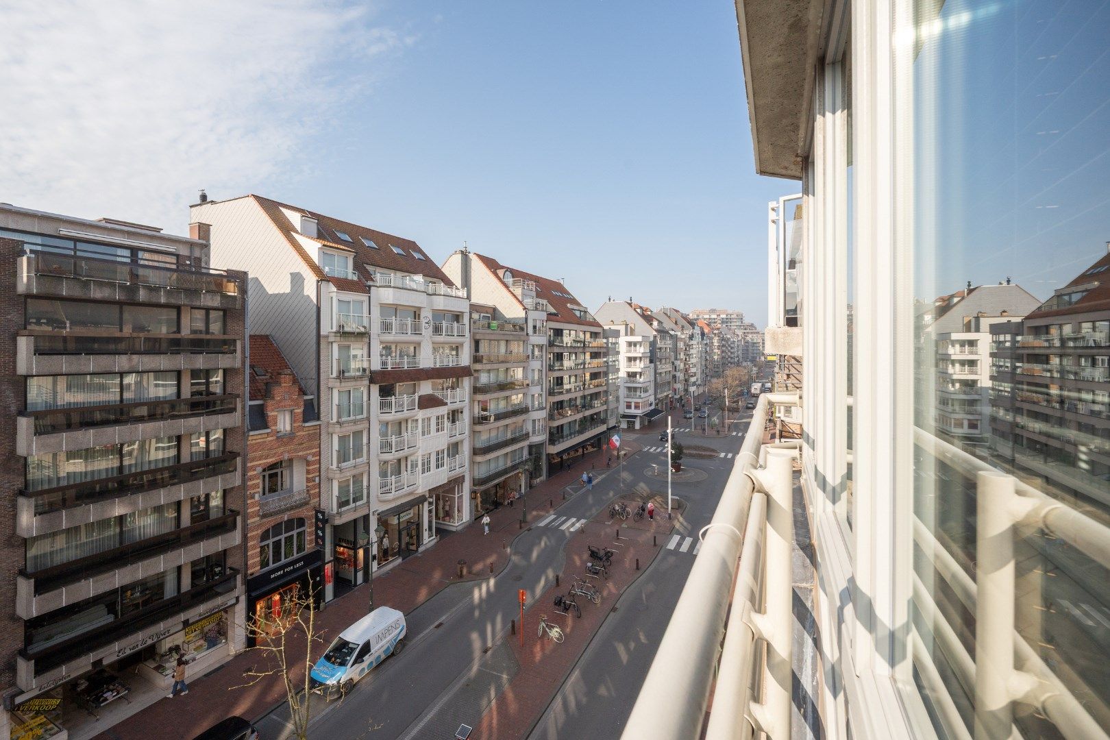 Stijlvol appartement op toplocatie in de Lippenslaan foto 2