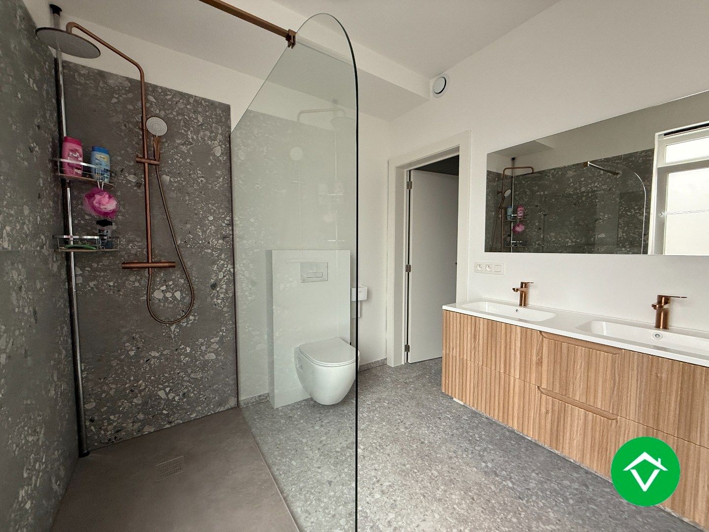 Rijwoning met 3 slaapkamers en terrastuinin centrum Roeselare foto 13