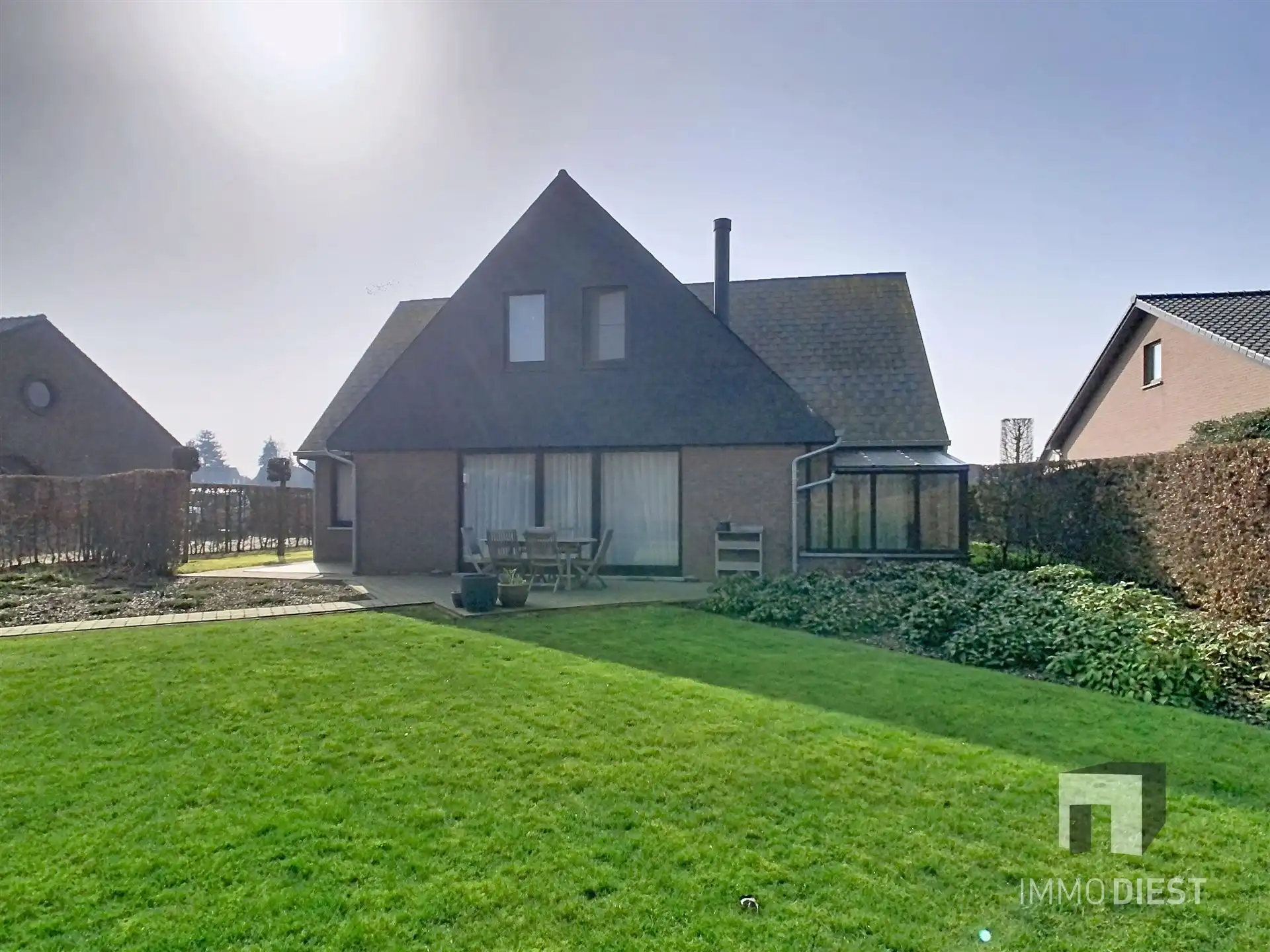 Piekfijn onderhouden woning met 4 slpks | EPC C | op 10a50ca foto 2