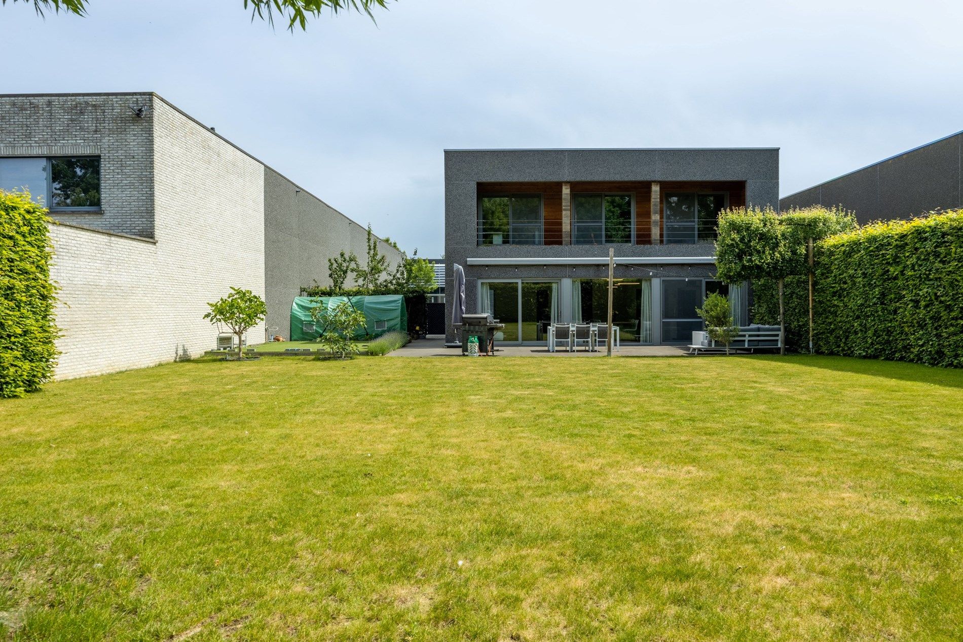BEDRIJFSGEBOUW MET MODERNE WOONST foto 12