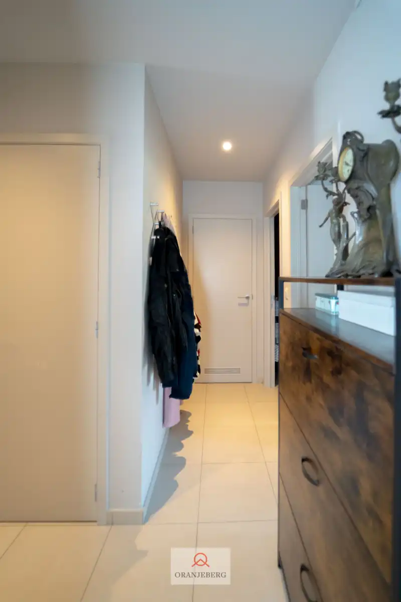 Gelijkvloers 3 slpk appartement met groot terras vlakbij Station foto 14