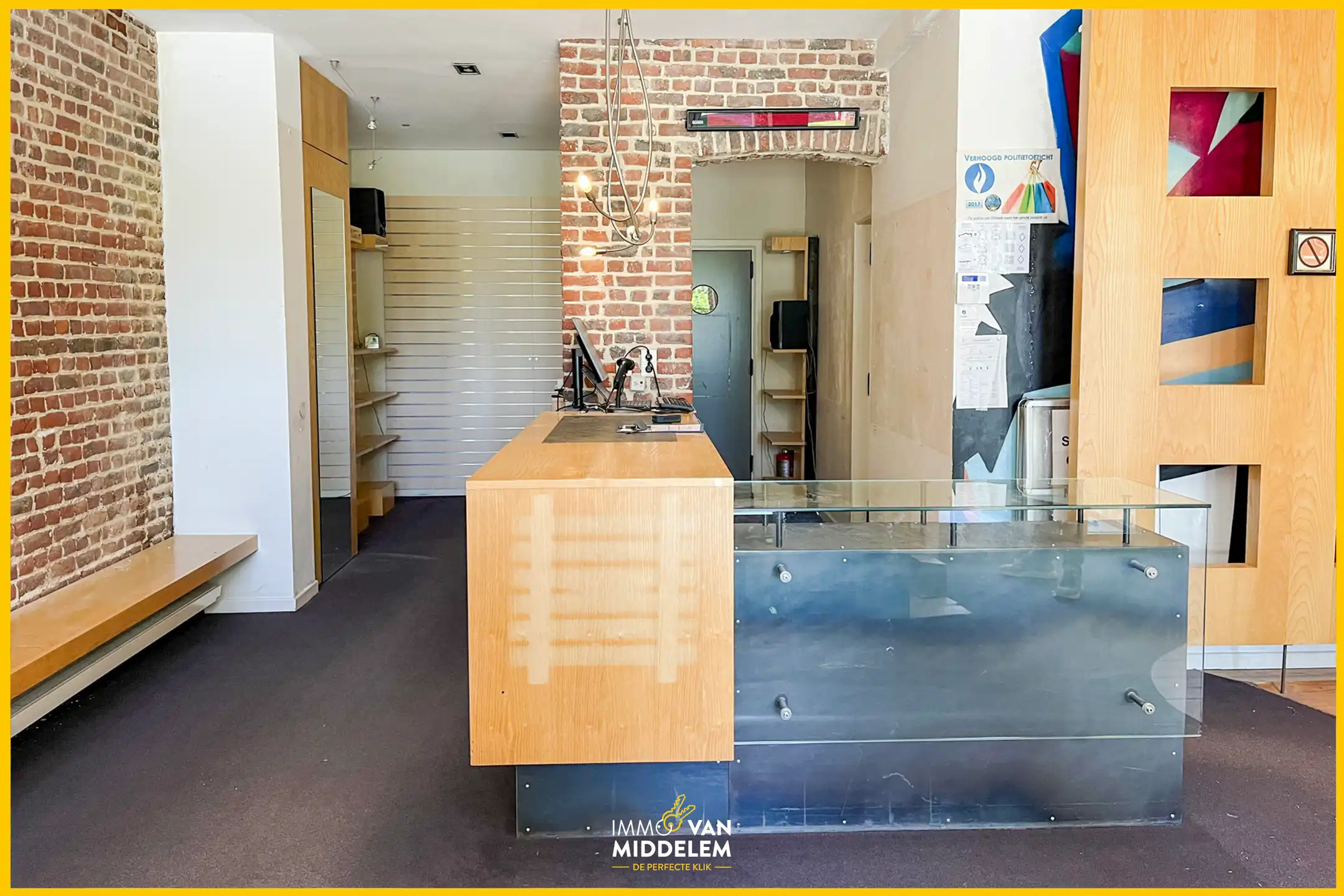 COMMERCIEEL GELIJKVLOERS VAN +/- 175 m² OP TOPLOCATIE foto 5