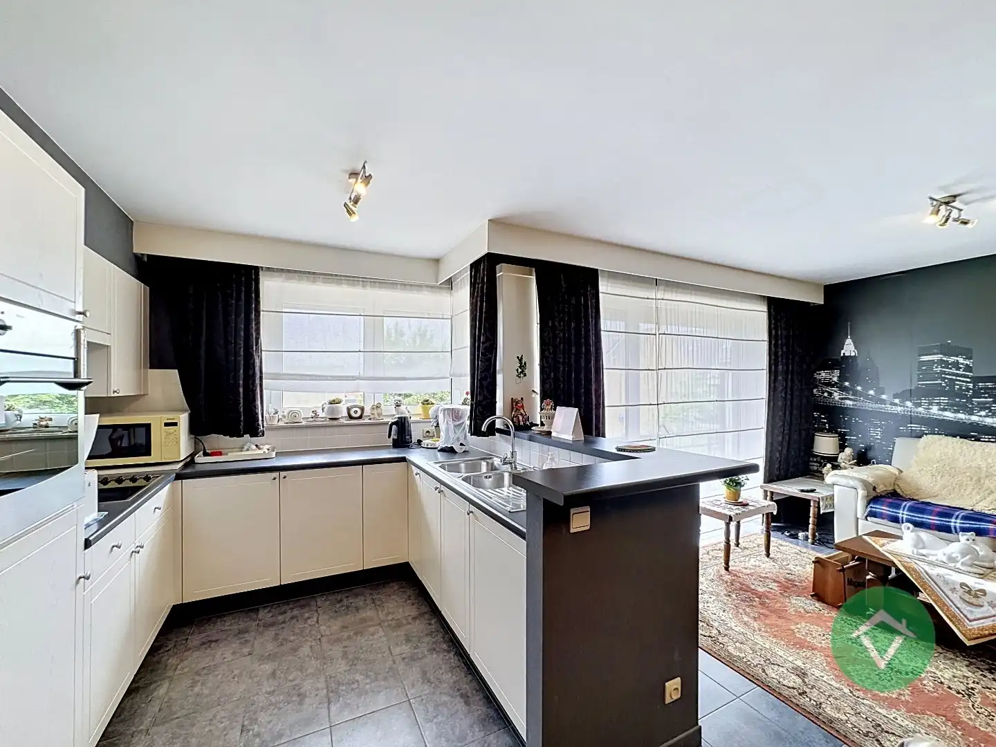 Instapklaar appartement met 2 slaapkamers en garage te Eernegem  foto 5
