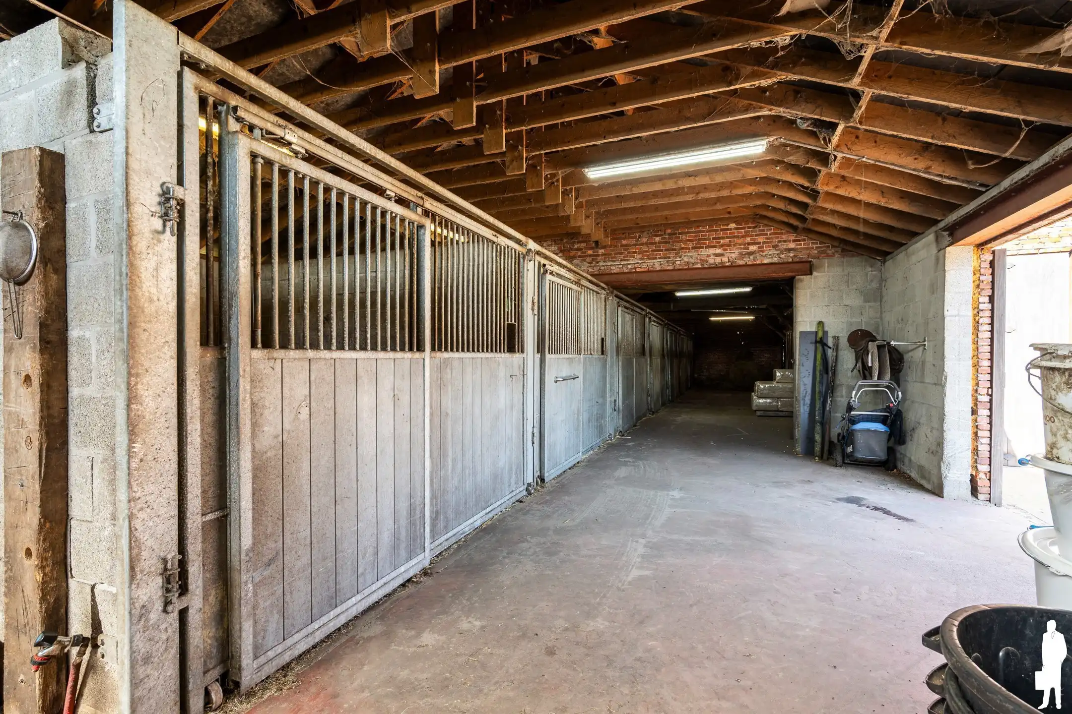 Uitzonderlijk gelegen paardeneigendom op ca. 2 hectare foto 7