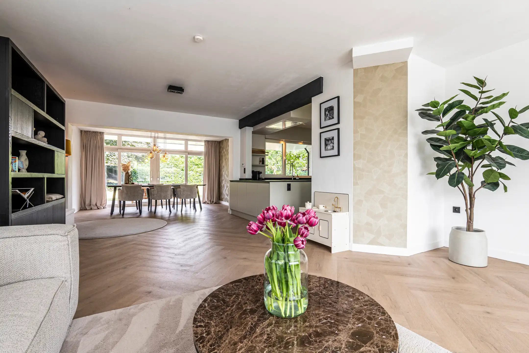 luxe afgewerkte vrijstaande woning op 842 m² in Poppel. foto 4