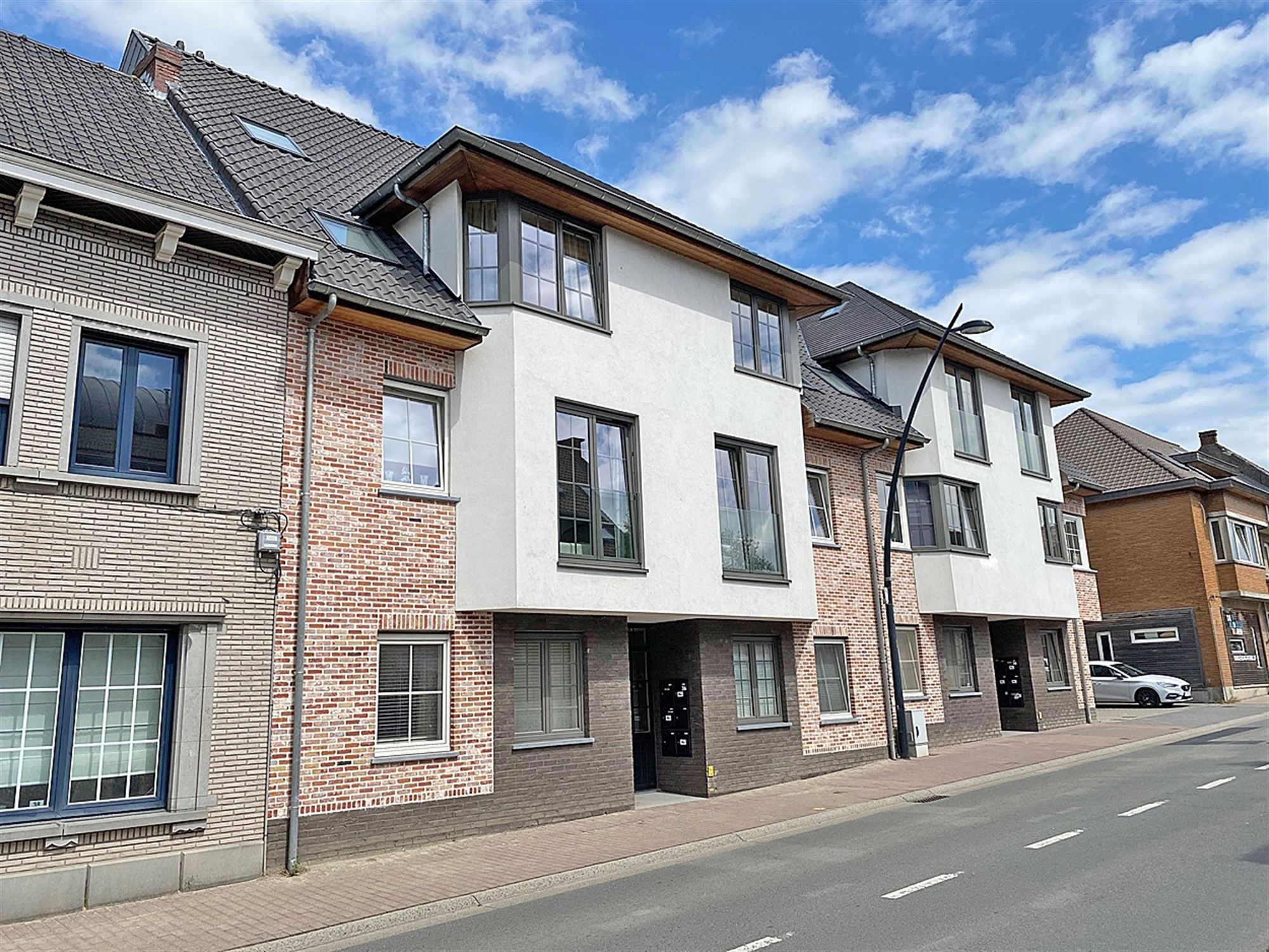 Instapklaar APPARTEMENT (duplex) met 3 slaapkamers, terras en garage foto 2