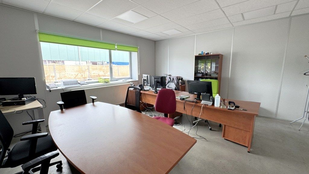 Loods met kantoor te huur nabij E313 te Wommelgem foto 9
