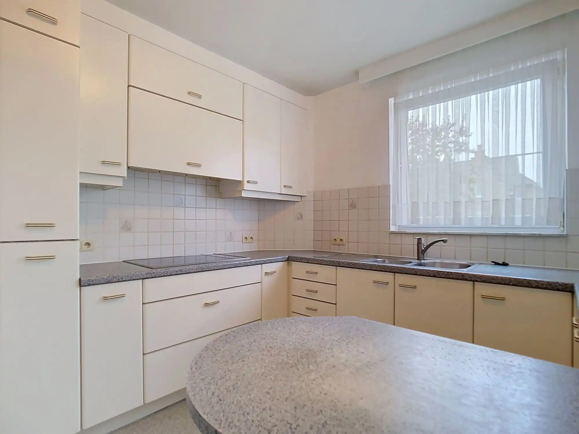 Ruim 2-slaapkamerappartement met twee terrassen op een goede locatie foto 5