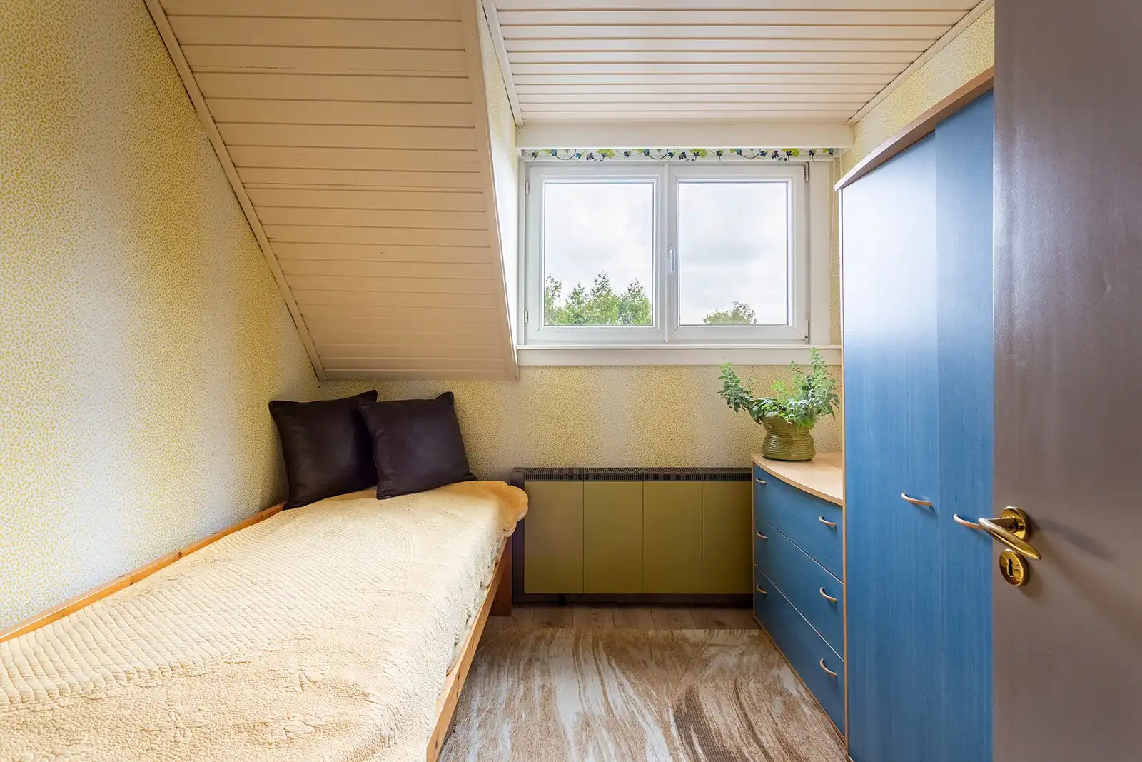 Instapklare bel-etagewoning met 3 slaapkamers en groene tuin foto 39