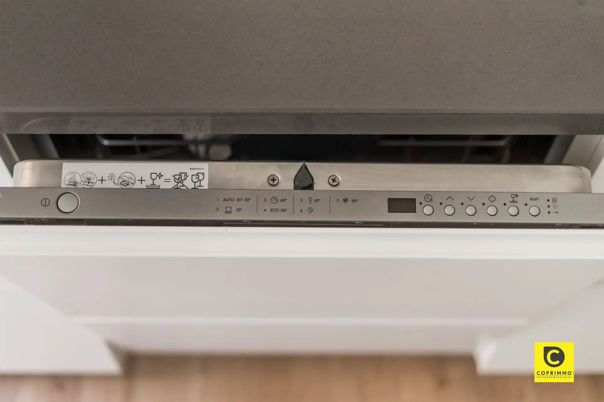 Ruim 3 slaapkamer appartement! foto 3