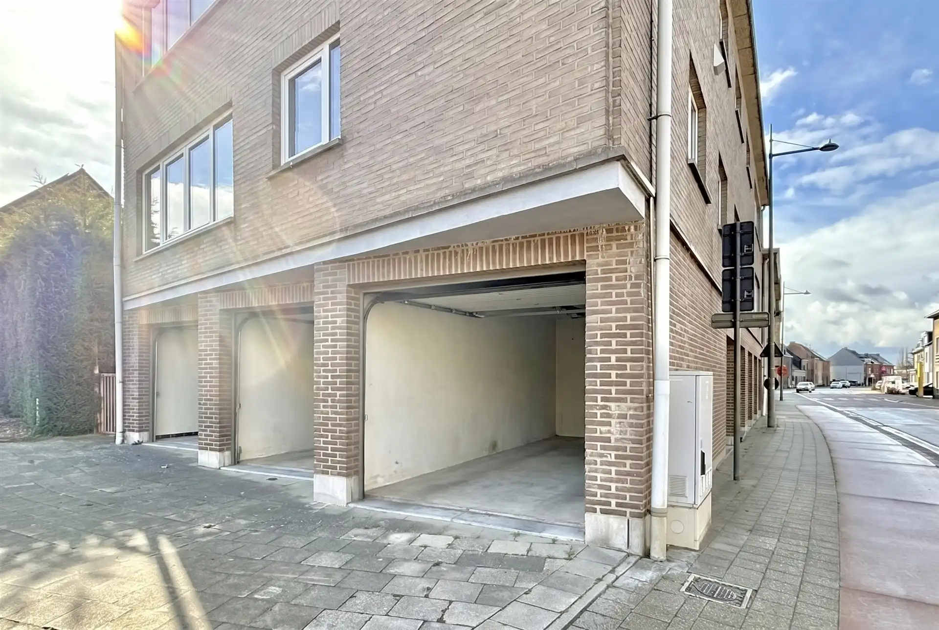 2 garages nabij centrum Ruisbroek foto 4