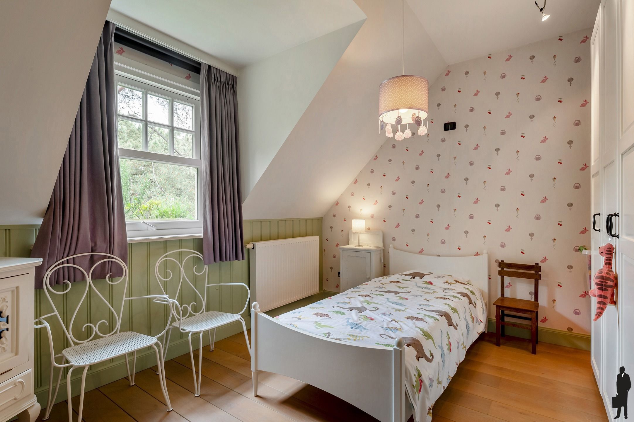 Exclusieve en uniek gelegen Engelse cottagevilla met orangerie, zwembad en aanpalende bouwgrond op ca. 1,9 ha in bosrijke omgeving. foto 13