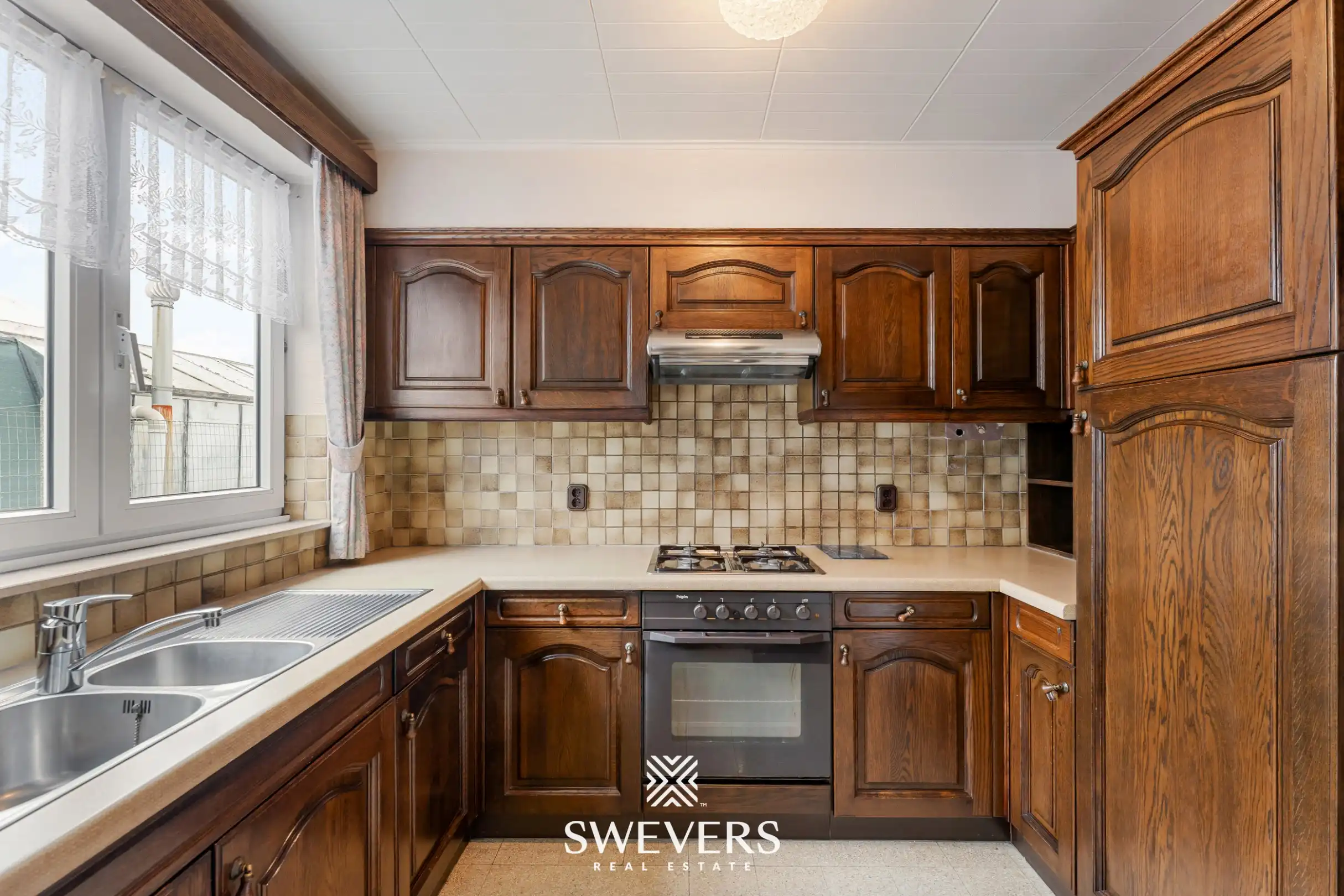 Vrijstaande woning met potentieel in Molenbeersel foto 11