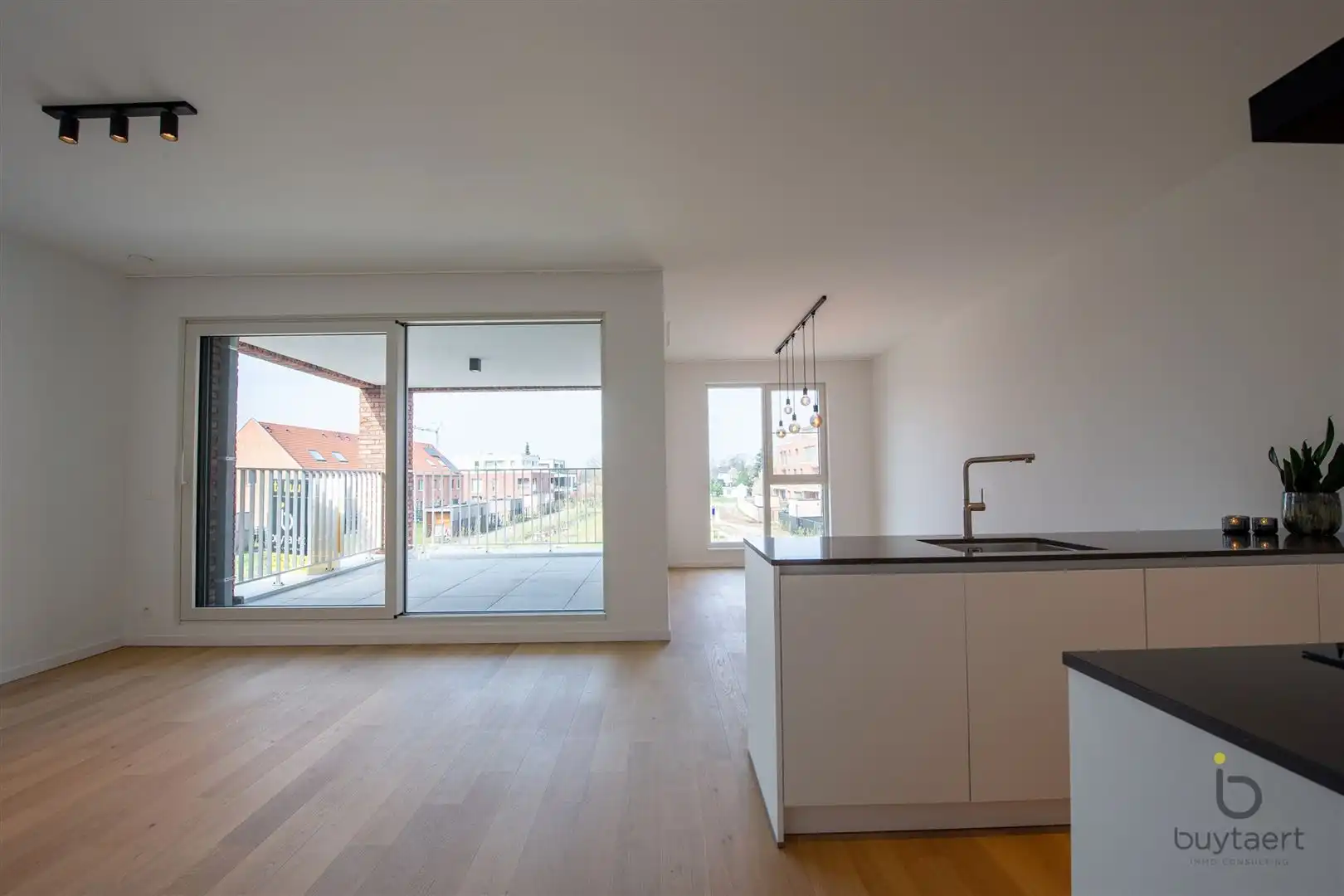 Nieuwbouw appartement met ruim terras en parking te Zoersel. foto 2