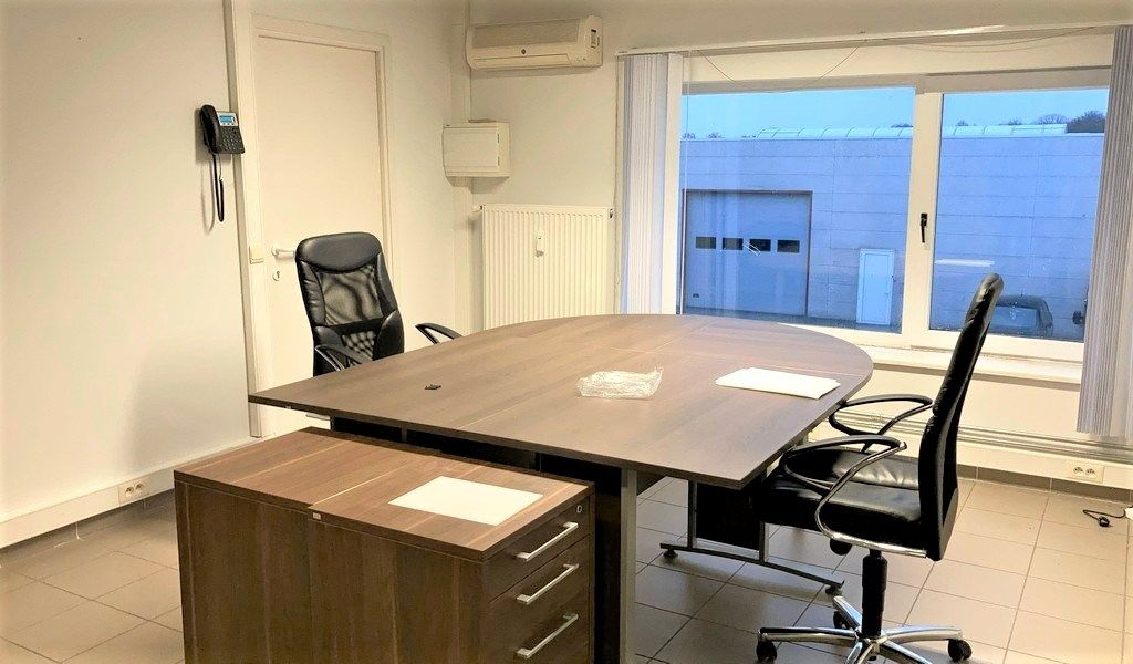 Gemeubelde kantoorruimte te huur in New Westral Business Center te Nazareth foto 3