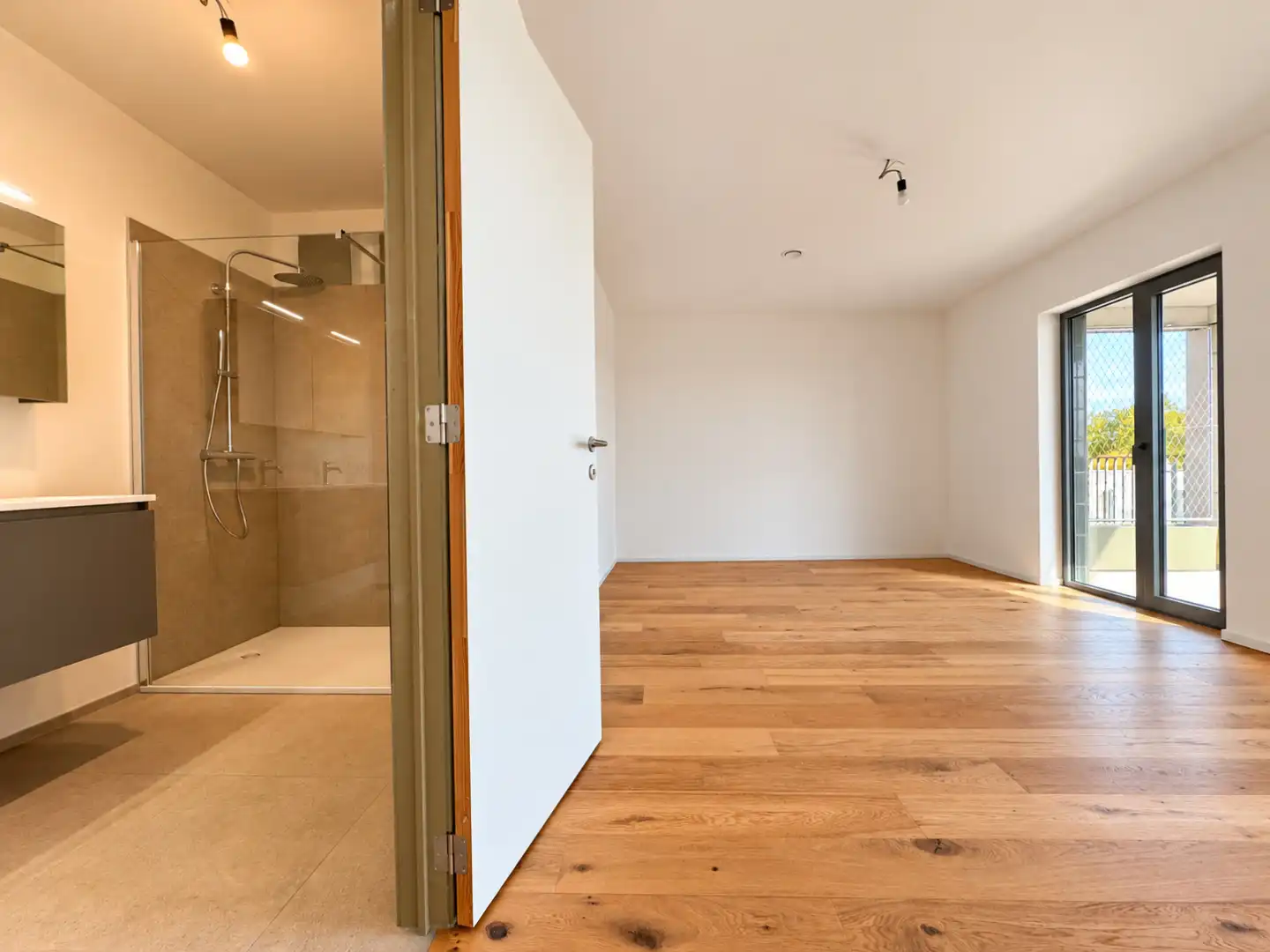 Ruim 3-slaapkamerappartement aan het water met zicht op de Brugse skyline foto 9