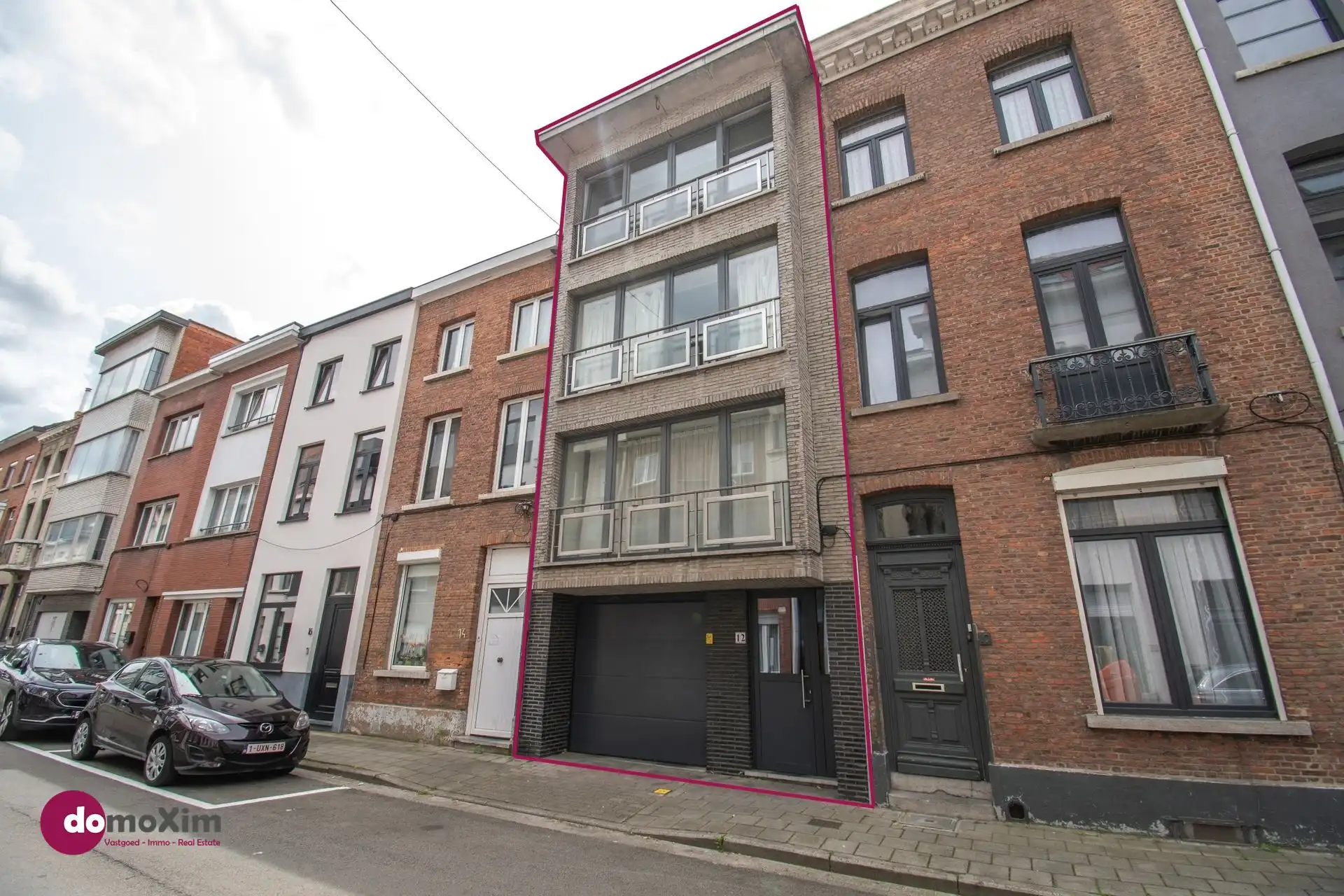 Opbrengsteigendom met 3 appartementen en garage nabij het station van Mechelen foto {{pictureIndex}}