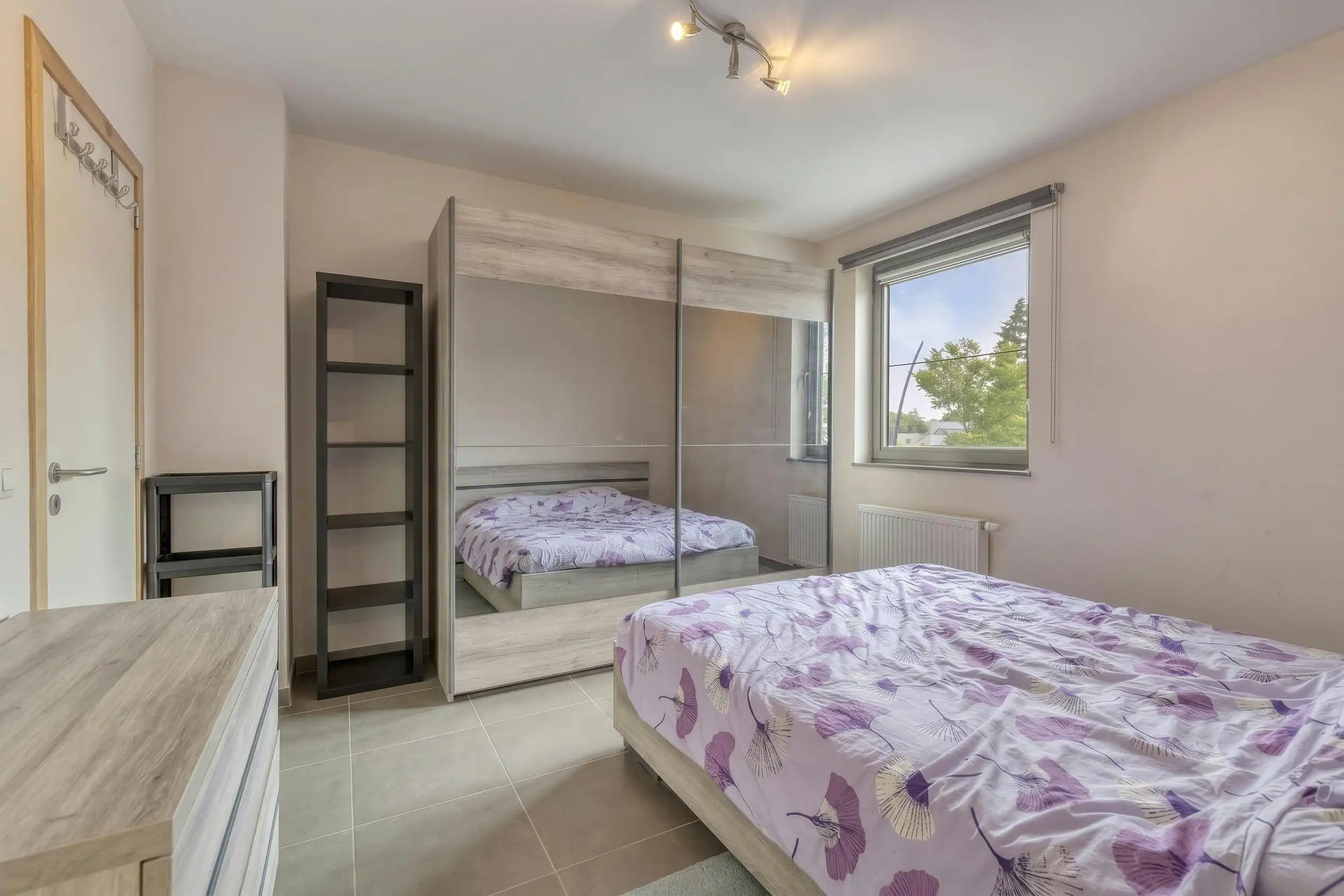 Instapklaar appartement in Ieper met terras en garage  foto 9