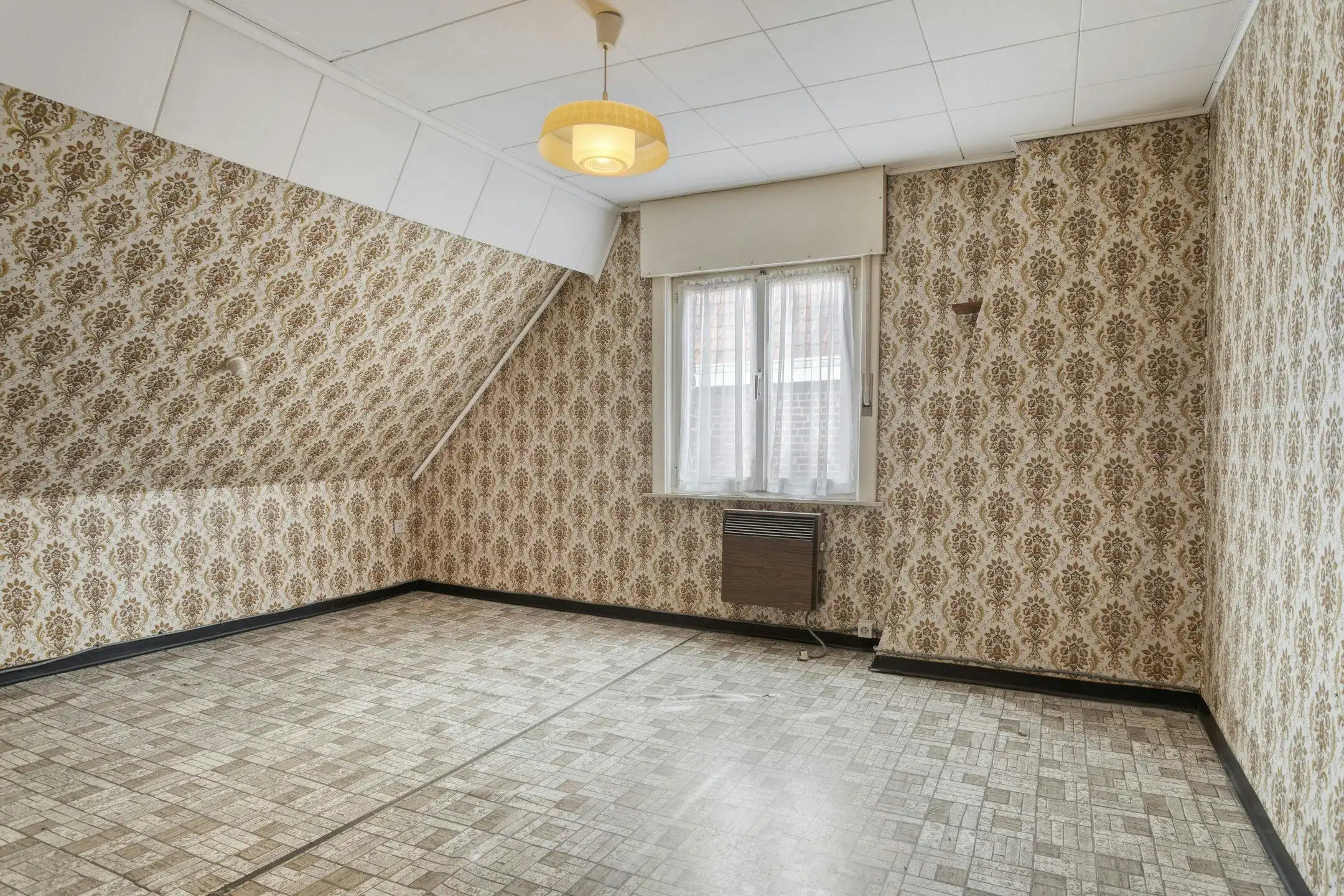 Te renoveren halfopen woning in Gullegem  foto 9