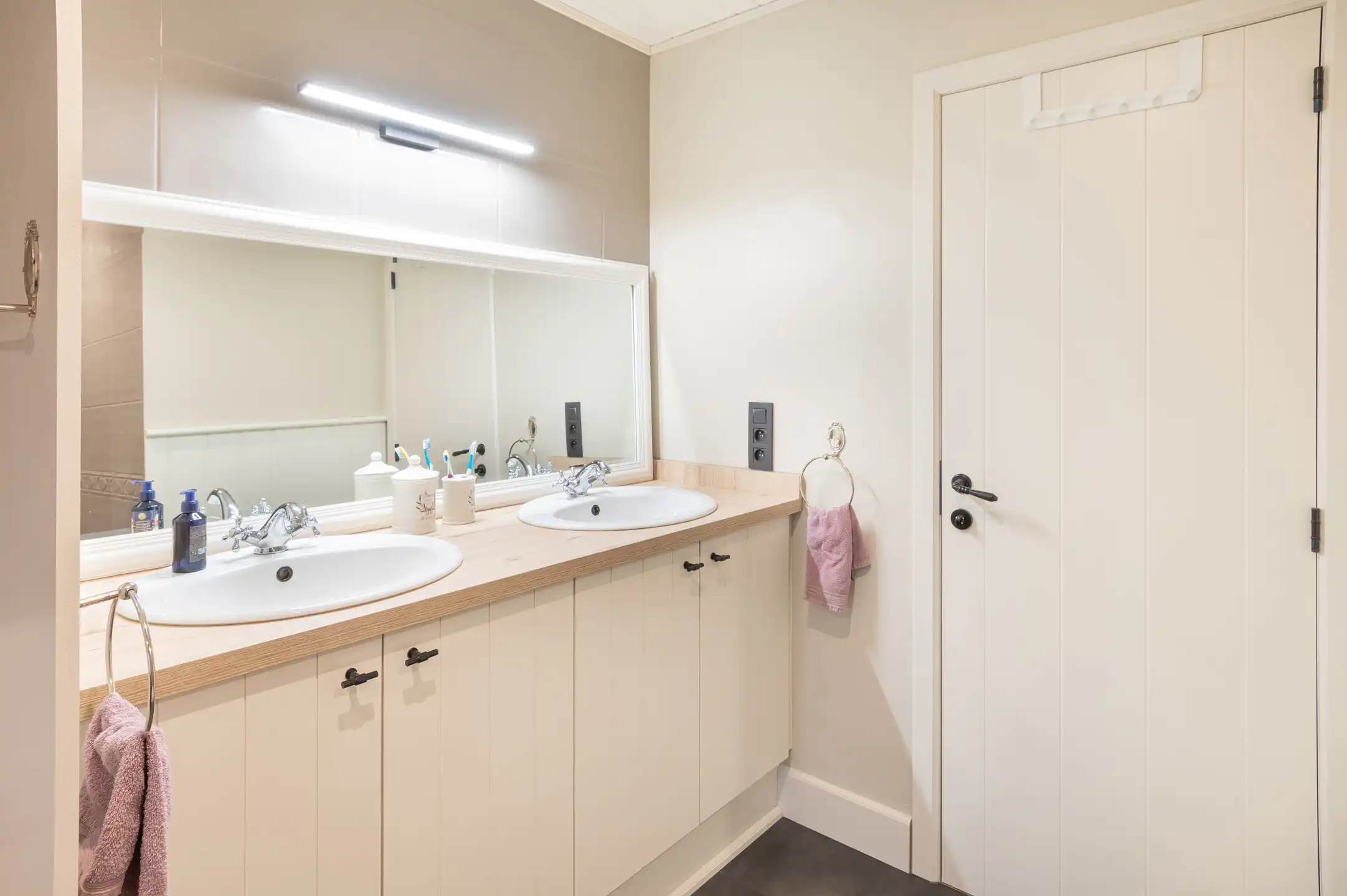 Knappe villa in landelijke stijl met uitgestrekt uitzicht foto 28