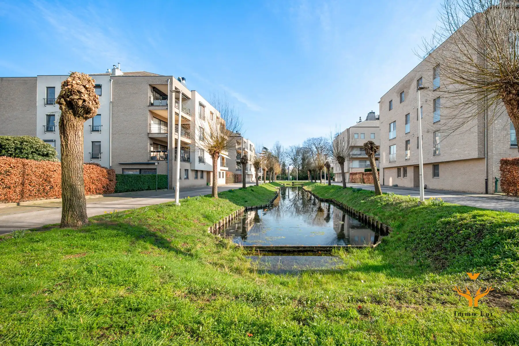 Instapklaar appartement met vijverzicht in Burcht foto 2