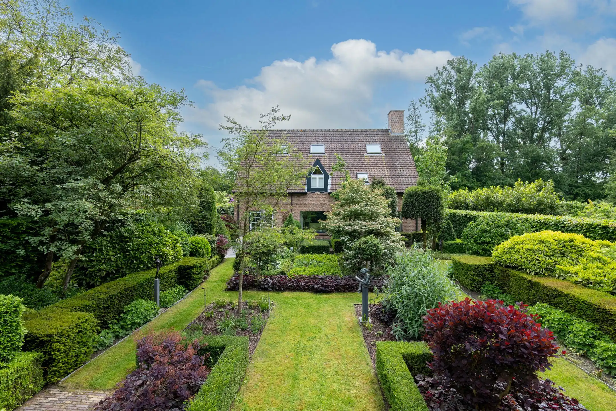 Villa met kantoor en 5 slpk. in groene rand van Turnhout foto 35