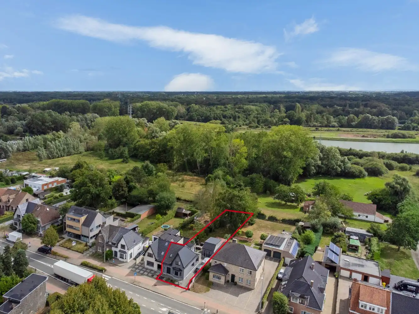 INSTAPKLARE WONING MET 2 SLAAPKAMERS EN MOOIE TUIN! foto 3