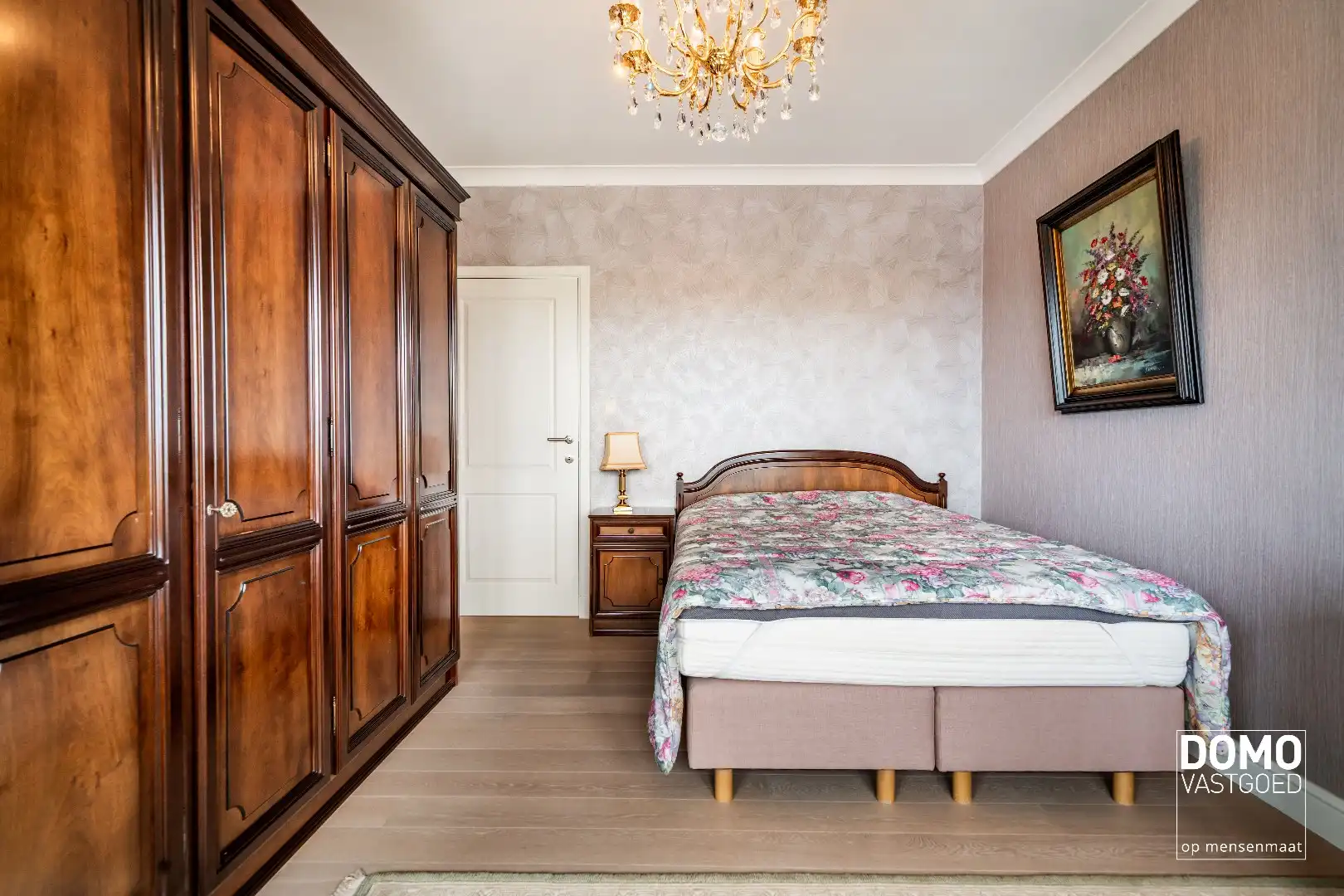 Stijlvol wonen in hartje Hasselt met een uniek uitzicht over het Kolonel Dusartplein foto 13