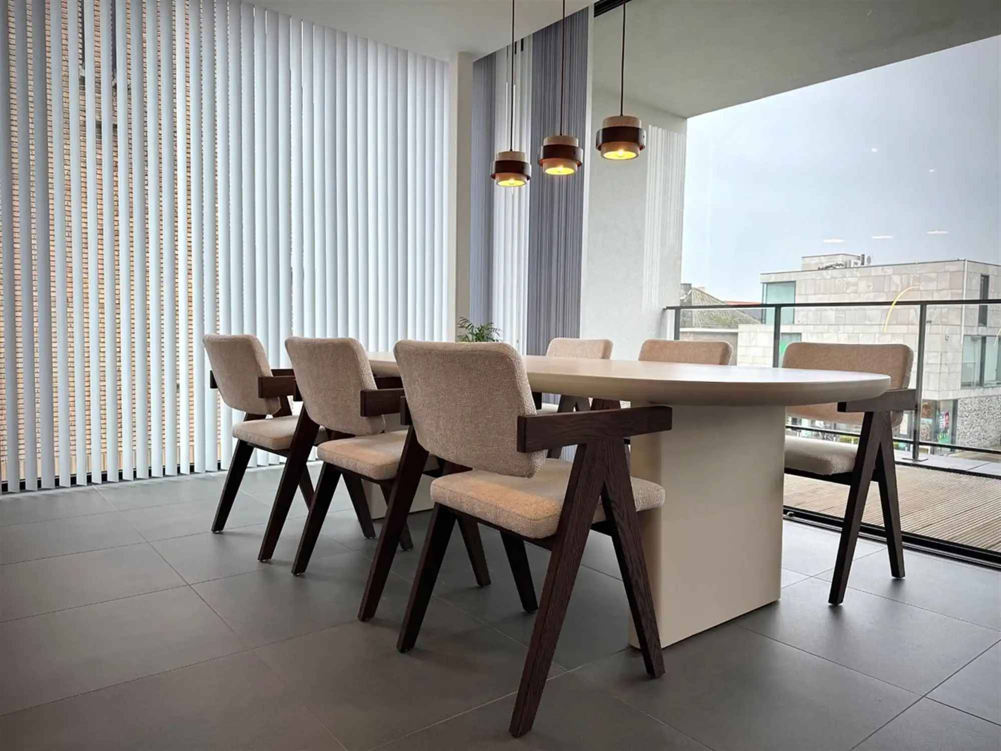 Instapklaar APPARTEMENT (1ste verdieping) met 2 slaapkamers, ruime terrassen (2), garage  & autostaanplaats  foto 6