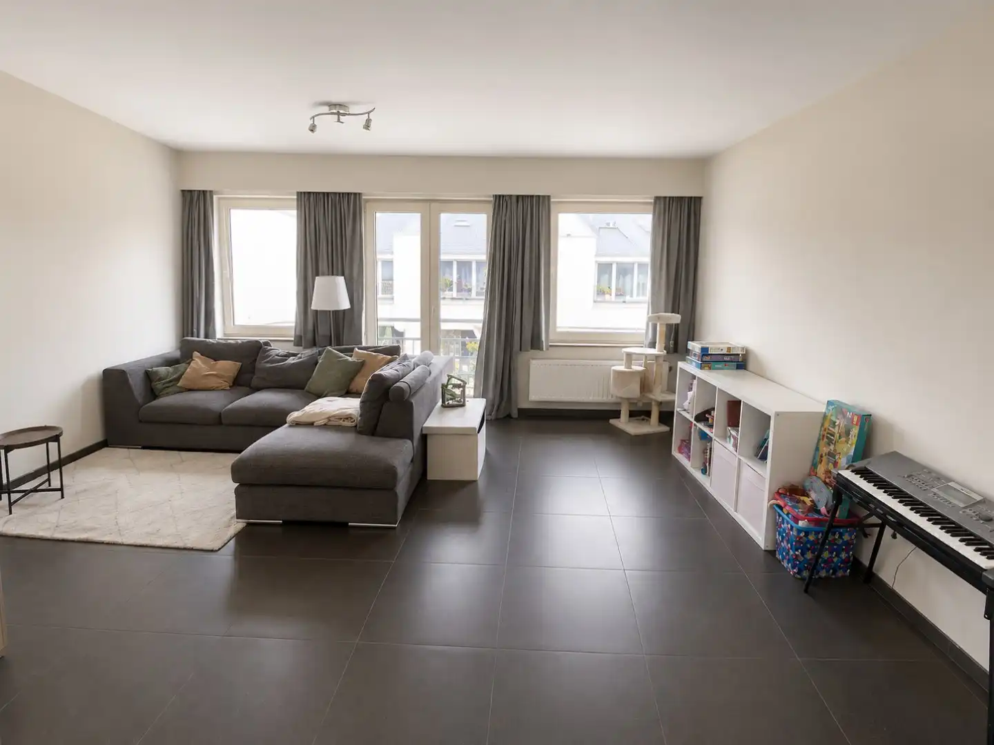 Duplex 3-slaapkamer appartement met garage foto 3