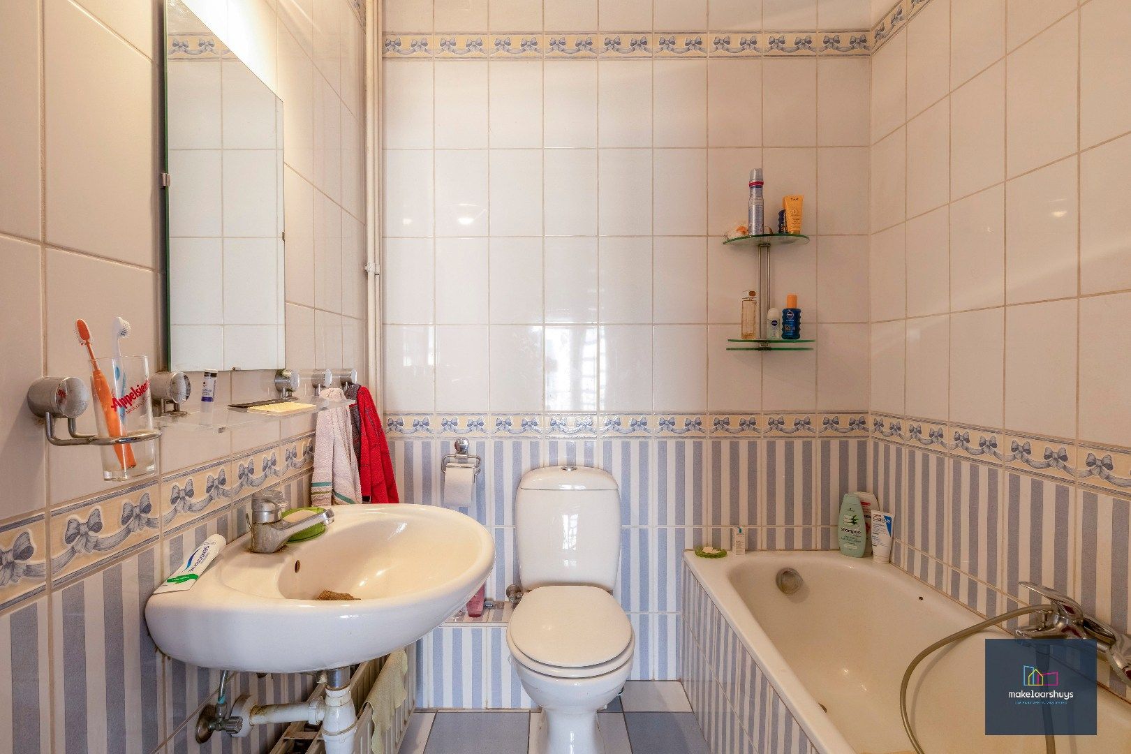 Ruime HOB met 4 slpk, ruime zolder, tuin en garage  foto 18