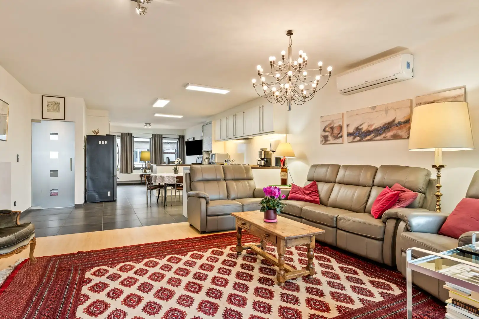 Ruime, energiezuinige bel-etagewoning met ruime garage in hartje Retie met zorgwoningpotentieel foto 3